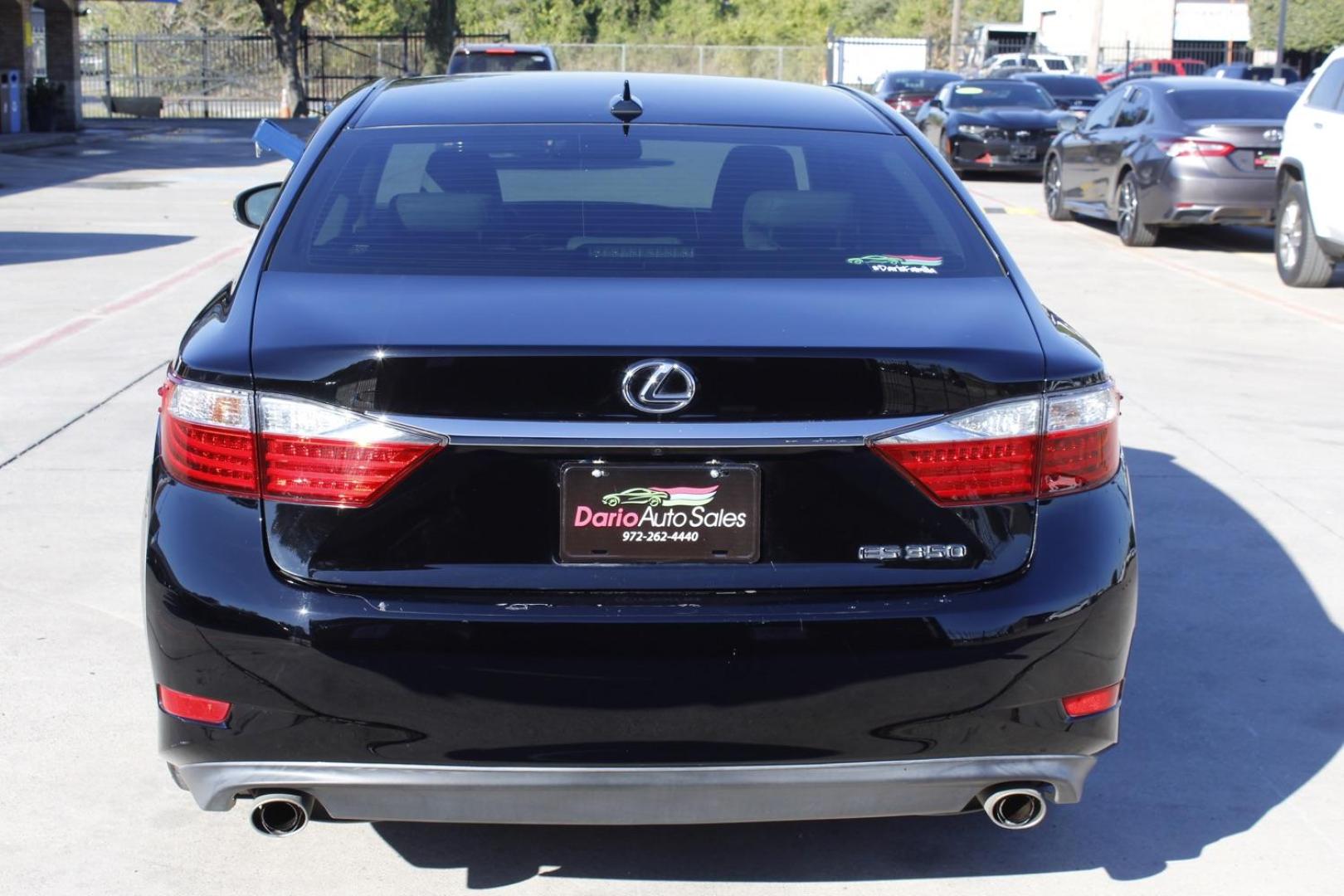 2013 black Lexus ES 350 Sedan (JTHBK1GG9D2) with an 3.5L V6 DOHC 24V engine, 6-Speed Automatic transmission, located at 2401 E Main St., Grand Prairie, TX, 75050, (972) 262-4440, 32.748981, -96.969643 - Photo#5