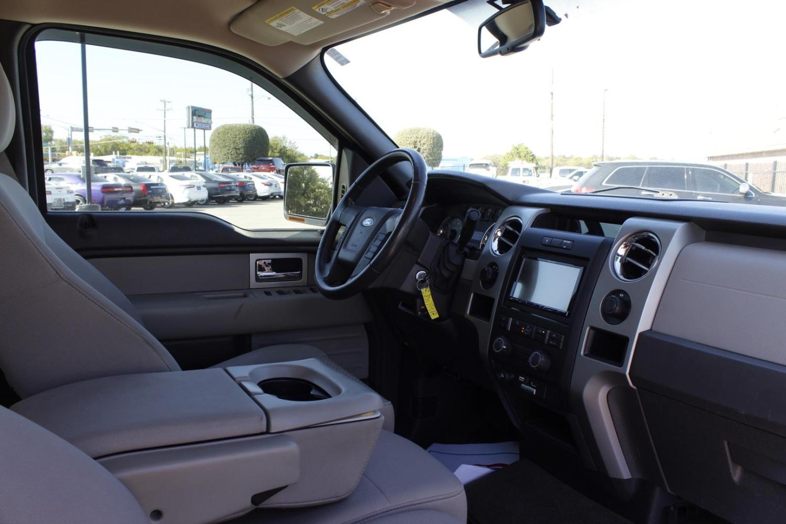 2010 blue Ford F-150 XLT SuperCrew 5.5-ft. Bed 4WD (1FTEW1E81AF) with an 4.6L V8 SOHC 24V engine, located at 2401 E Main St., Grand Prairie, TX, 75050, (972) 262-4440, 32.748981, -96.969643 - Photo#10