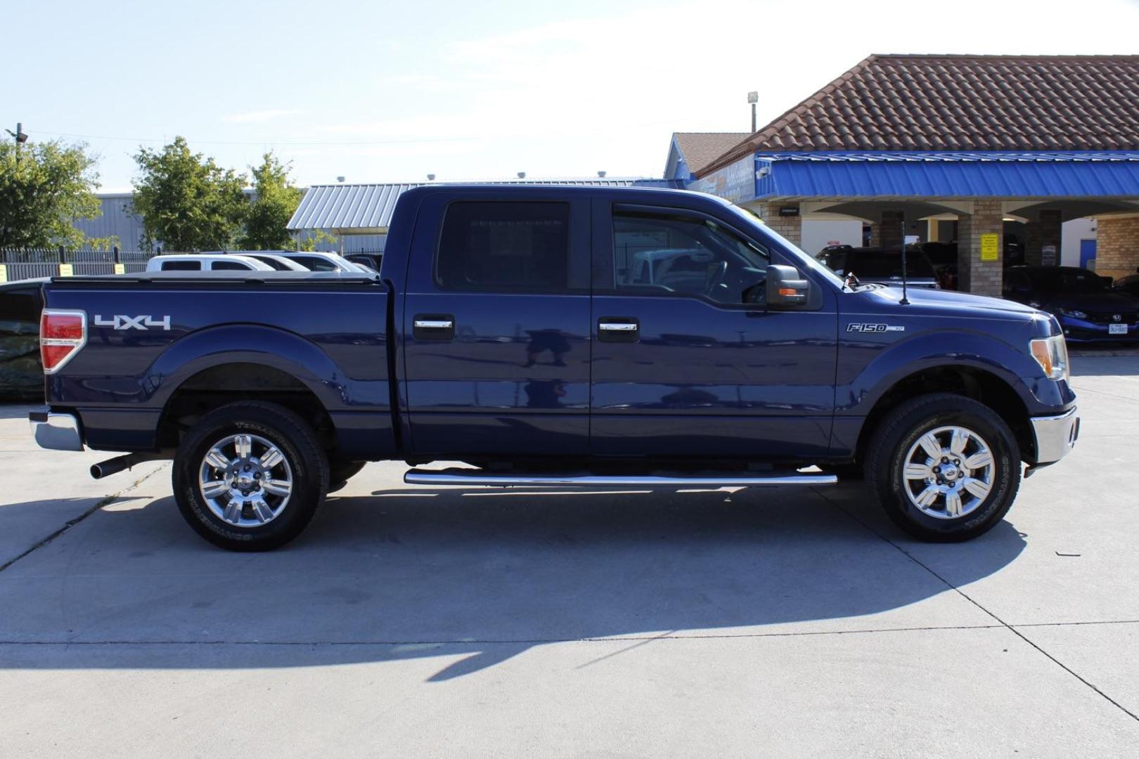 2010 blue Ford F-150 XLT SuperCrew 5.5-ft. Bed 4WD (1FTEW1E81AF) with an 4.6L V8 SOHC 24V engine, located at 2401 E Main St., Grand Prairie, TX, 75050, (972) 262-4440, 32.748981, -96.969643 - Photo#6