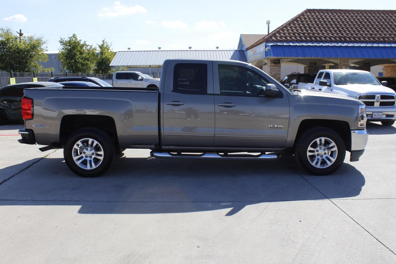 2017 Brown Chevrolet Silverado 1500 LT Double Cab 2WD (1GCRCREH6HZ) with an 4.3L V6 OHV 12V engine, 6-Speed Automatic transmission, located at 2401 E Main St., Grand Prairie, TX, 75050, (972) 262-4440, 32.748981, -96.969643 - Photo#7