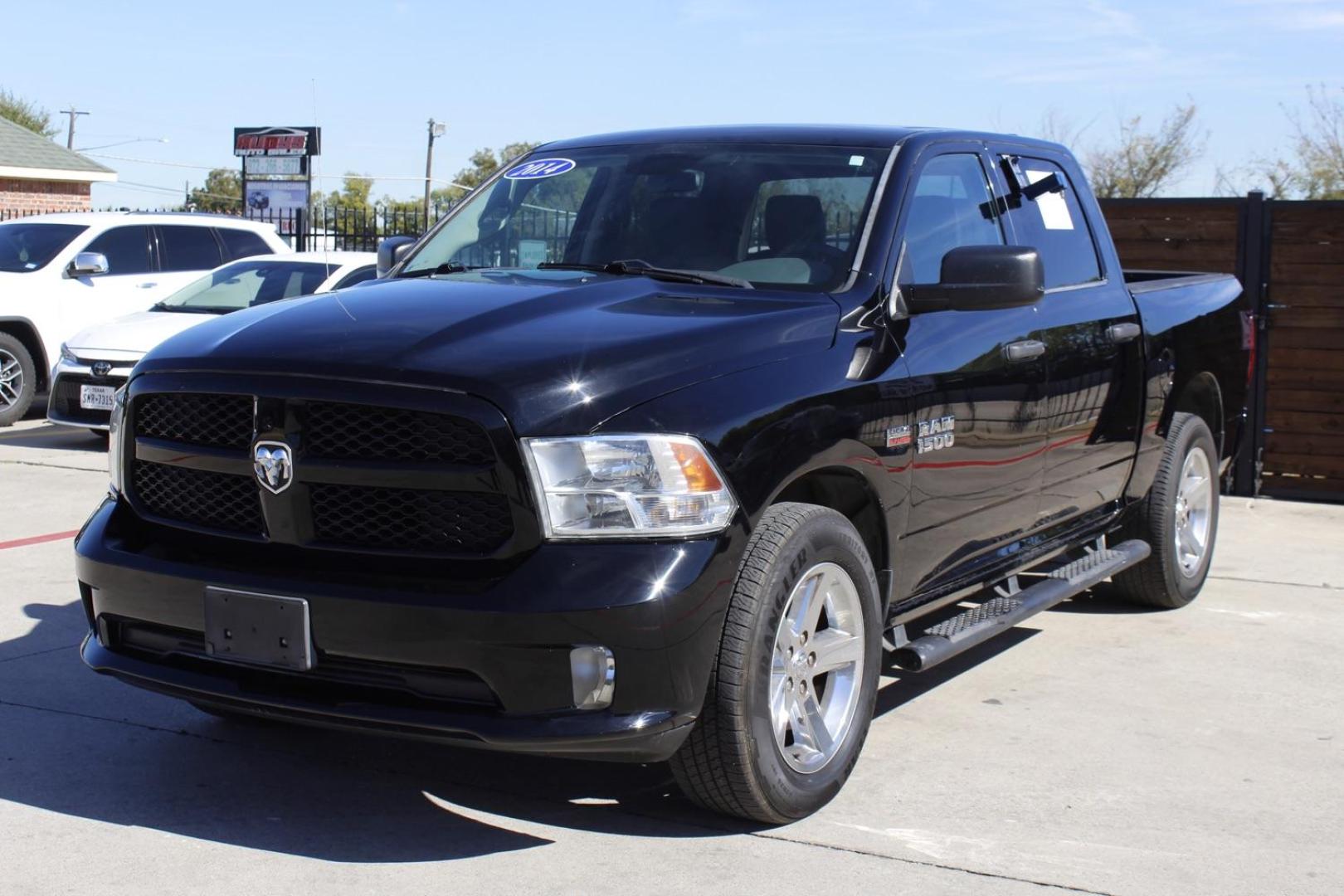 2014 Black RAM 1500 Tradesman/Express Crew Cab SWB 2WD (1C6RR6KT3ES) with an 5.7L V8 OHV 16V engine, 8-Speed Automatic transmission, located at 2401 E Main St., Grand Prairie, TX, 75050, (972) 262-4440, 32.748981, -96.969643 - Photo#2