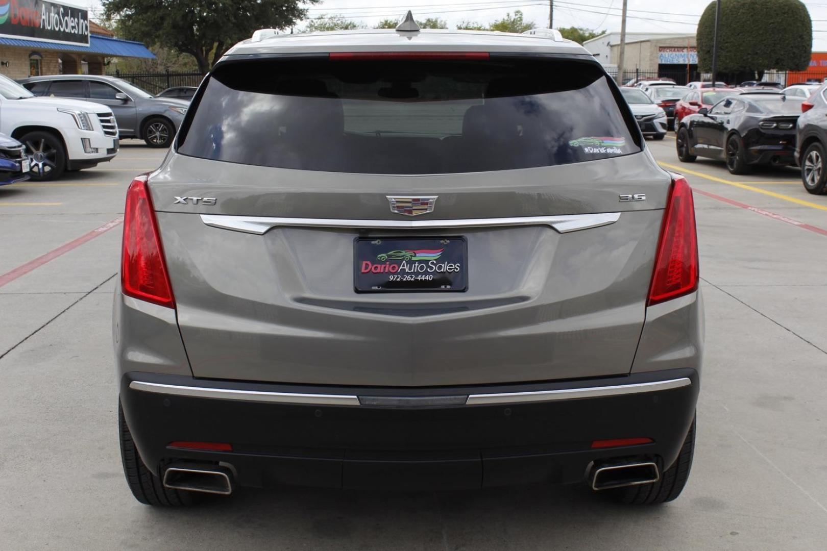 2019 BROWN Cadillac XT5 Premium Luxury (1GYKNERS8KZ) with an 3.6L V6 DOHC 24V engine, 8-Speed Automatic transmission, located at 2401 E Main St., Grand Prairie, TX, 75050, (972) 262-4440, 32.748981, -96.969643 - Photo#5