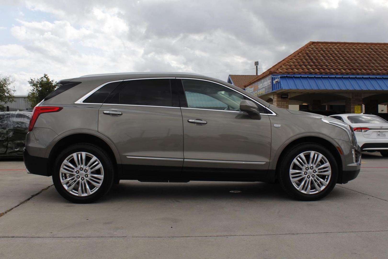 2019 BROWN Cadillac XT5 Premium Luxury (1GYKNERS8KZ) with an 3.6L V6 DOHC 24V engine, 8-Speed Automatic transmission, located at 2401 E Main St., Grand Prairie, TX, 75050, (972) 262-4440, 32.748981, -96.969643 - Photo#7