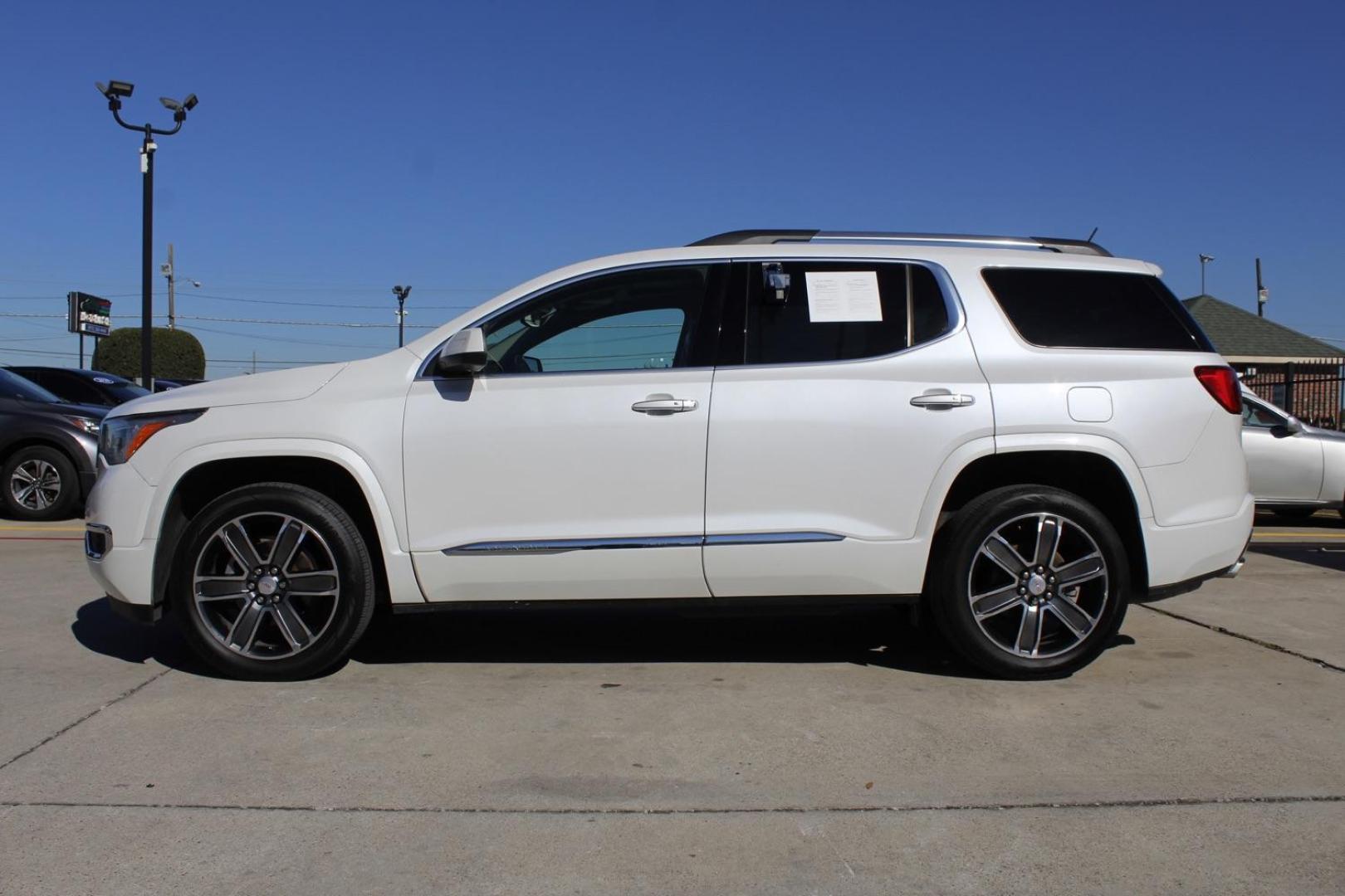 2019 WHITE GMC Acadia Denali (1GKKNPLS9KZ) with an 3.6L V6 DOHC 24V engine, 6-Speed Automatic transmission, located at 2401 E Main St., Grand Prairie, TX, 75050, (972) 262-4440, 32.748981, -96.969643 - Photo#2