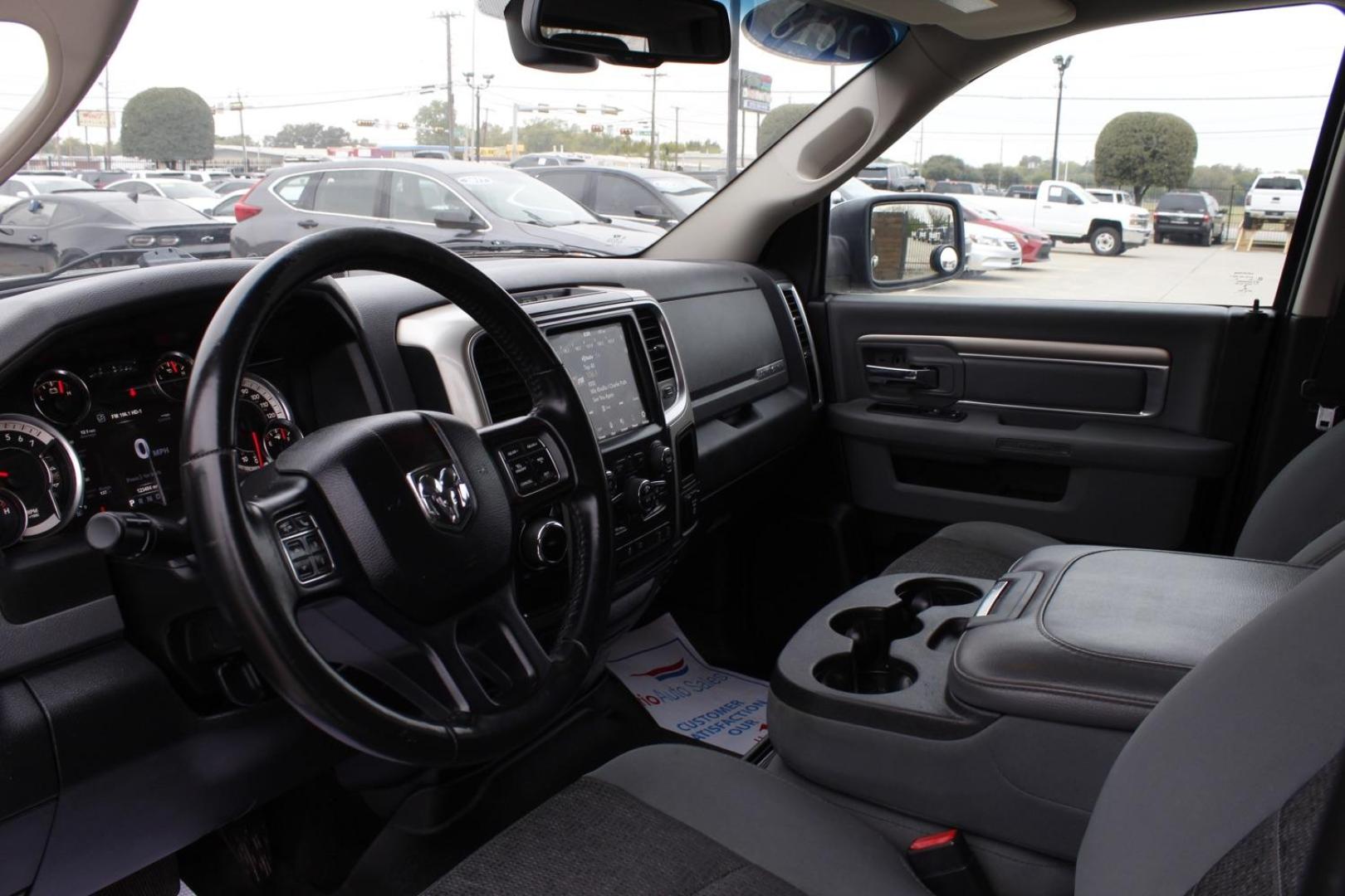 2018 GRAY RAM 1500 SLT Crew Cab SWB 2WD (1C6RR6LT2JS) with an 5.7L V8 OHV 16V engine, 8-Speed Automatic transmission, located at 2401 E Main St., Grand Prairie, TX, 75050, (972) 262-4440, 32.748981, -96.969643 - Photo#10