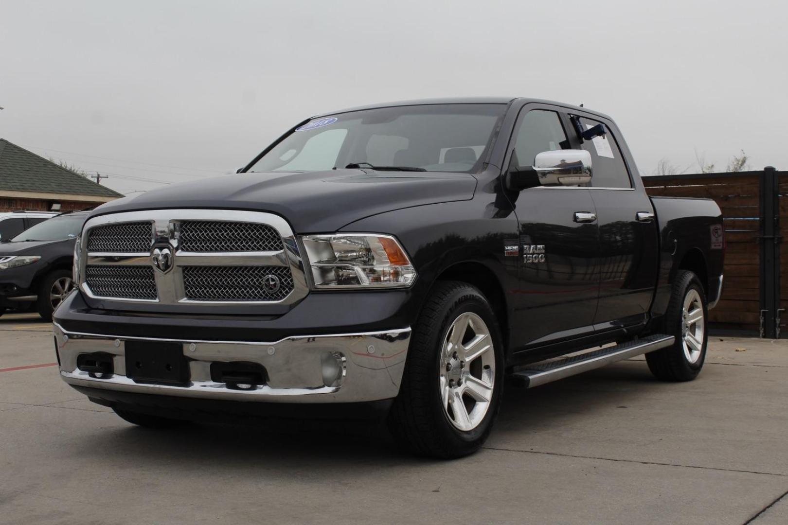 2018 GRAY RAM 1500 SLT Crew Cab SWB 2WD (1C6RR6LT2JS) with an 5.7L V8 OHV 16V engine, 8-Speed Automatic transmission, located at 2401 E Main St., Grand Prairie, TX, 75050, (972) 262-4440, 32.748981, -96.969643 - Photo#1