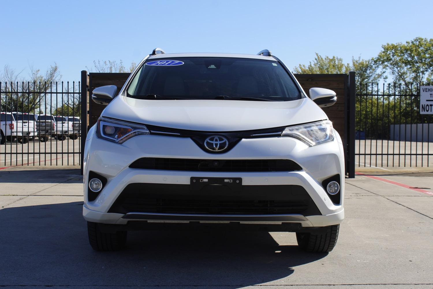 photo of 2017 Toyota RAV4 Limited FWD