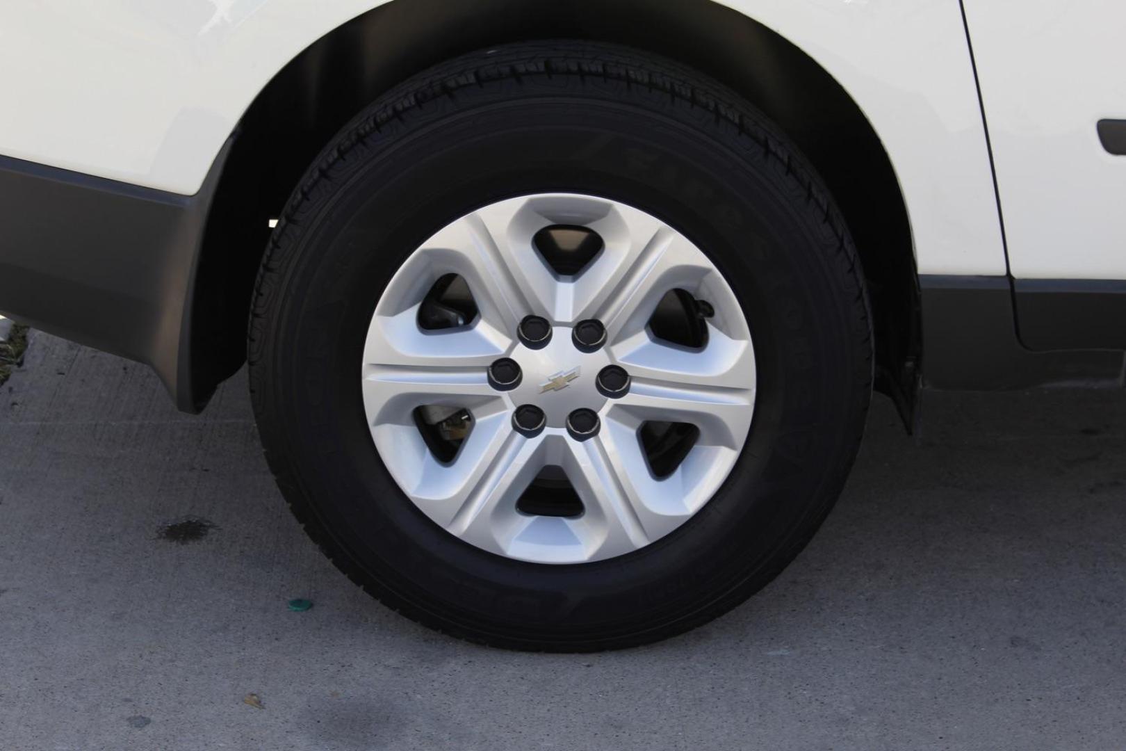 2012 white Chevrolet Traverse LS FWD (1GNKREEDXCJ) with an 3.6L V6 DOHC 24V engine, 6-Speed Automatic transmission, located at 2401 E Main St., Grand Prairie, TX, 75050, (972) 262-4440, 32.748981, -96.969643 - Photo#8