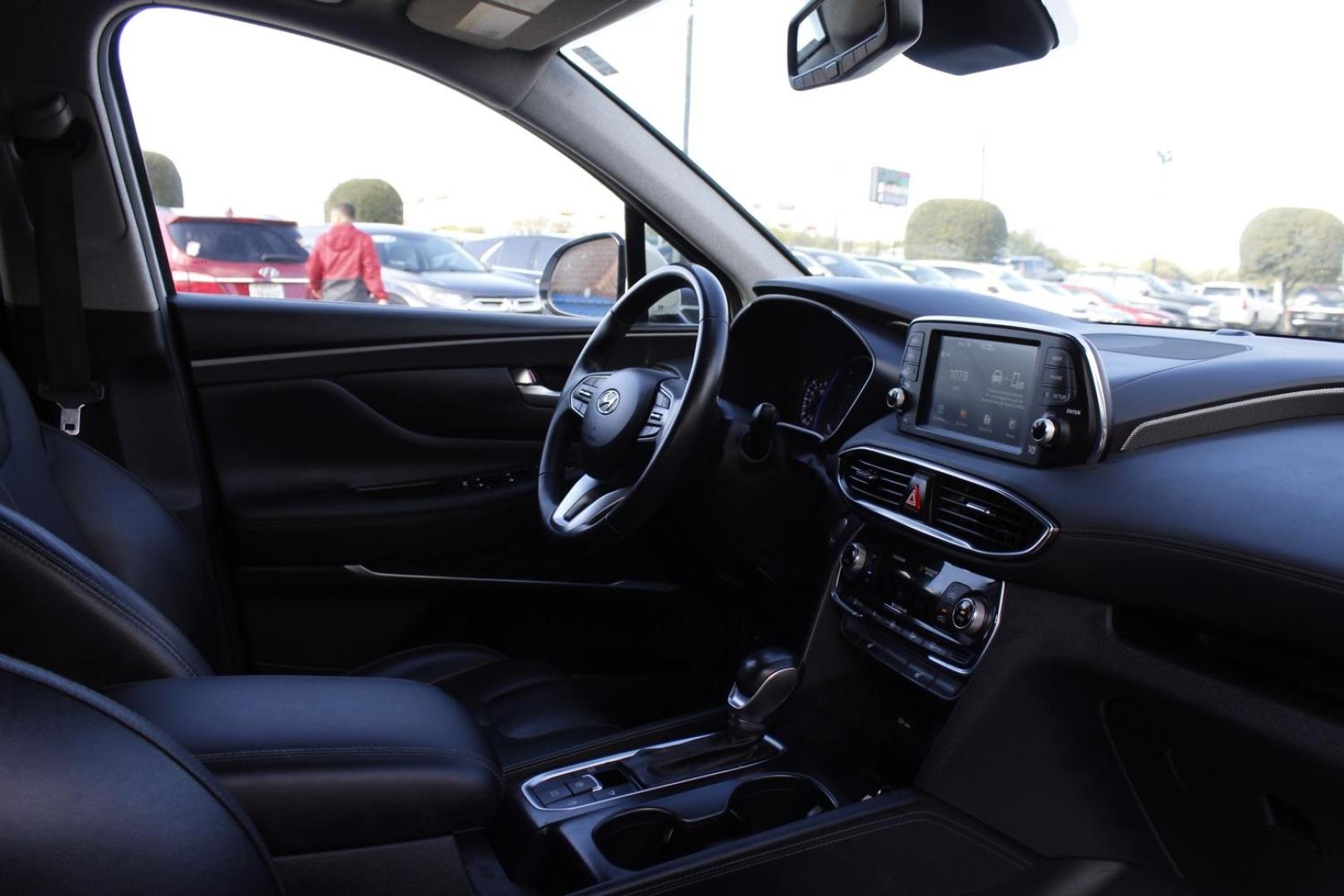 2019 white Hyundai Santa Fe Limited 2.0T (5NMS53AAXKH) with an 2.0L L4 DOHC 16V TURBO engine, 6-Speed Automatic transmission, located at 2401 E Main St., Grand Prairie, TX, 75050, (972) 262-4440, 32.748981, -96.969643 - Photo#13