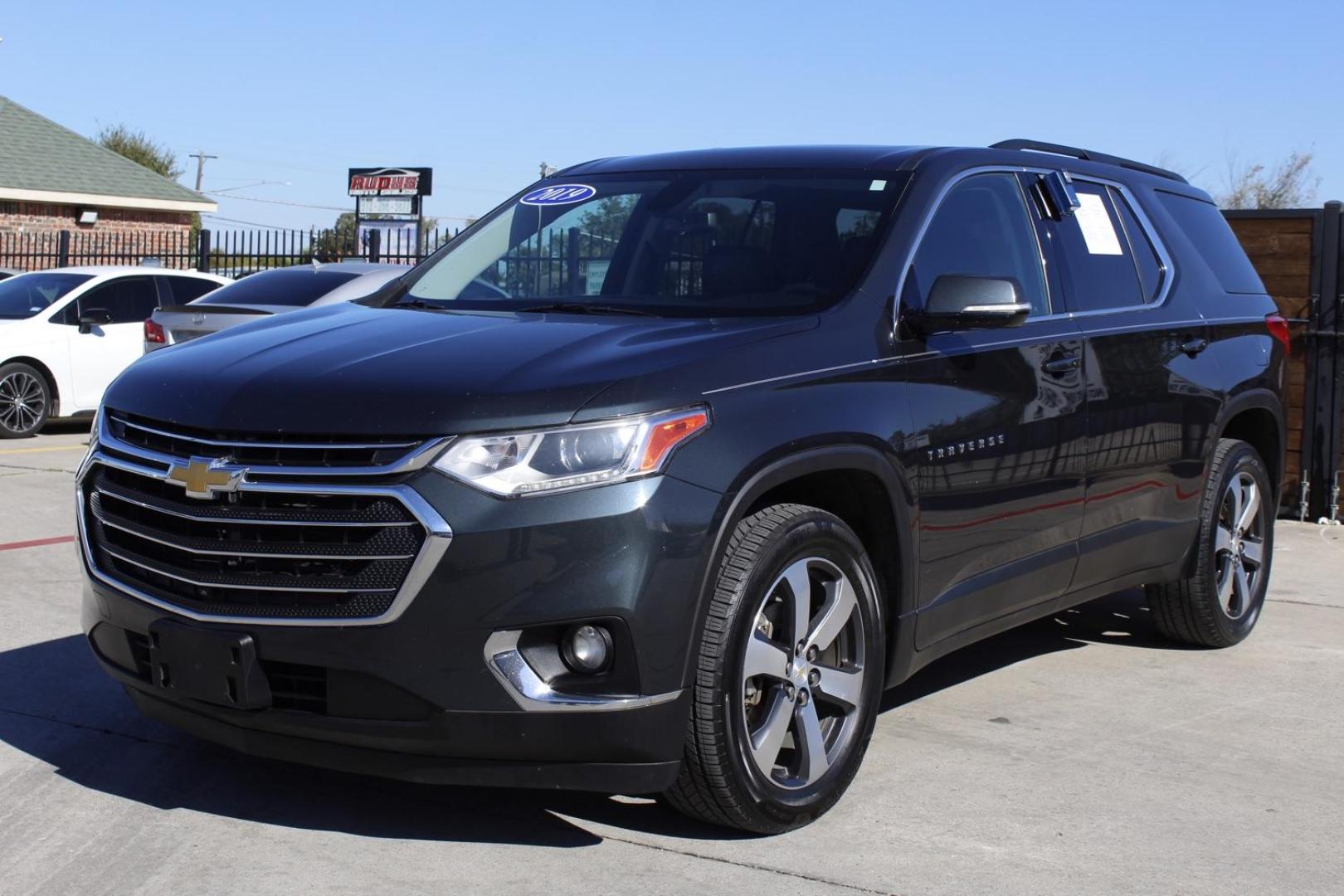 2019 Gray Chevrolet Traverse LT Leather FWD (1GNERHKW0KJ) with an 3.6L V6 DOHC 24V engine, 9-Speed Automatic transmission, located at 2401 E Main St., Grand Prairie, TX, 75050, (972) 262-4440, 32.748981, -96.969643 - Photo#1