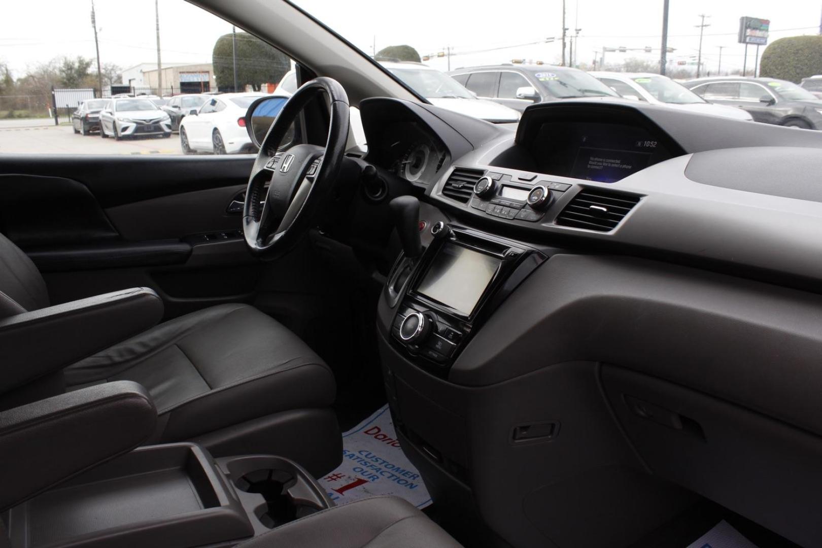 2016 BLACK Honda Odyssey EX-L (5FNRL5H65GB) with an 3.5L V6 SOHC 24V engine, 6-Speed Automatic transmission, located at 2401 E Main St., Grand Prairie, TX, 75050, (972) 262-4440, 32.748981, -96.969643 - Photo#15