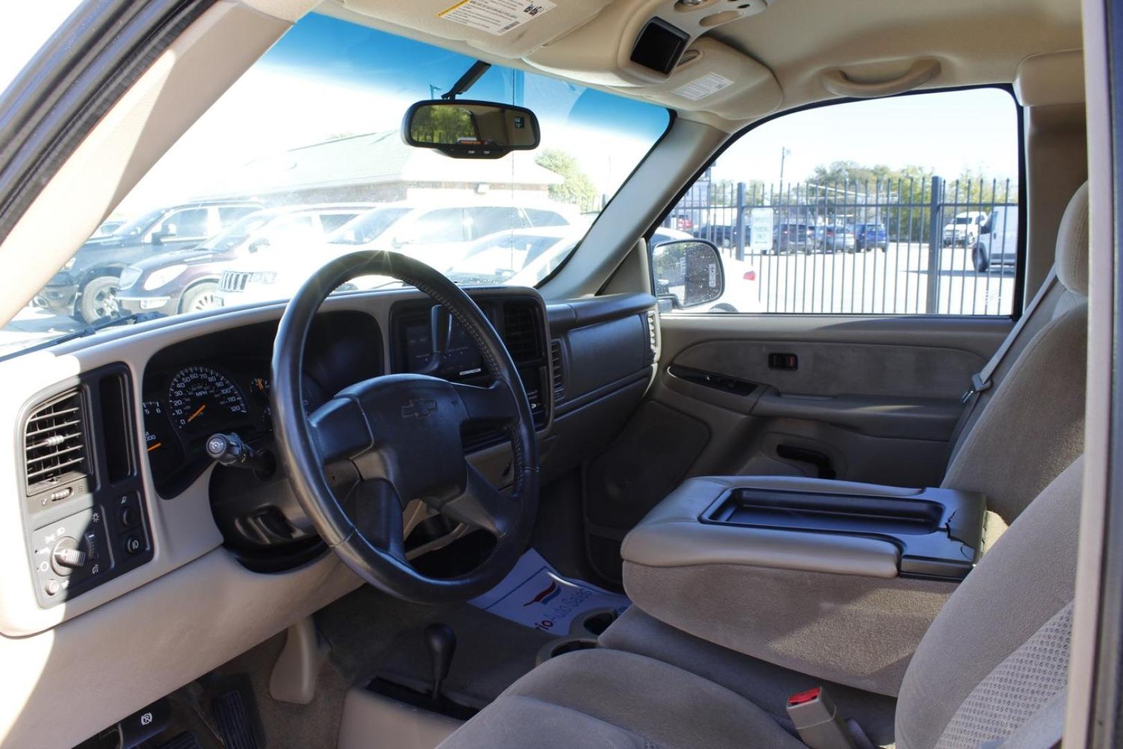 2003 GOLD Chevrolet Silverado 1500 Ext. Cab Short Bed 4WD (1GCEK19V03E) with an 4.8L V8 OHV 16V engine, 4-Speed Automatic transmission, located at 2401 E Main St., Grand Prairie, TX, 75050, (972) 262-4440, 32.748981, -96.969643 - Photo#10