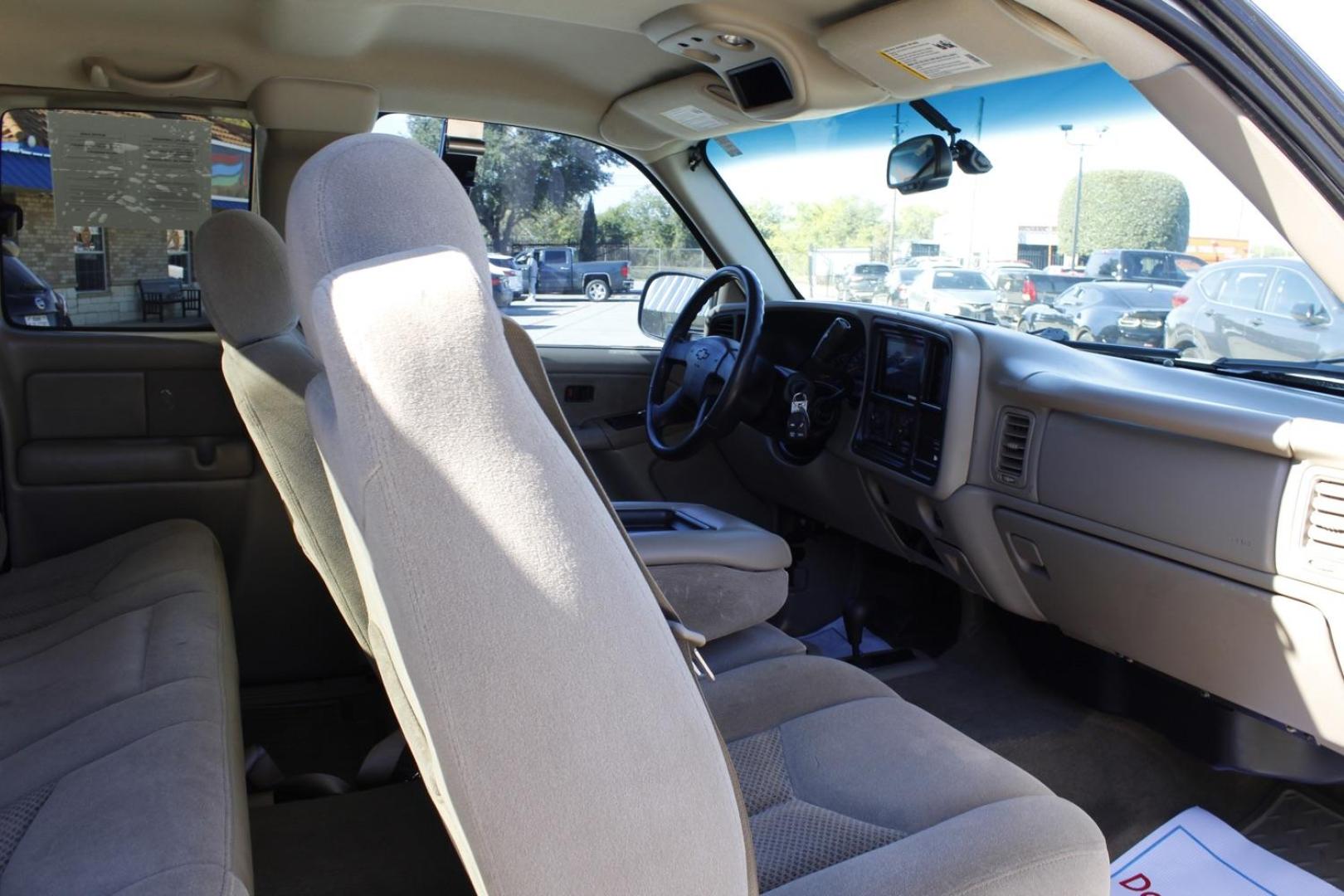 2003 GOLD Chevrolet Silverado 1500 Ext. Cab Short Bed 4WD (1GCEK19V03E) with an 4.8L V8 OHV 16V engine, 4-Speed Automatic transmission, located at 2401 E Main St., Grand Prairie, TX, 75050, (972) 262-4440, 32.748981, -96.969643 - Photo#12