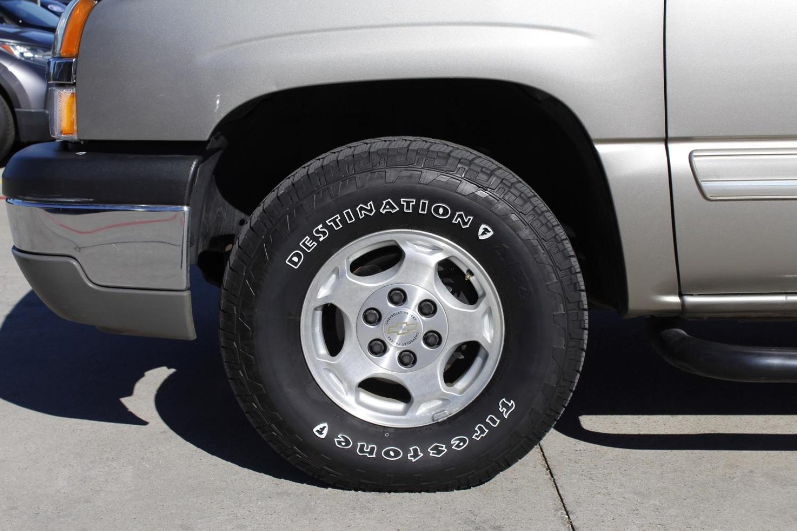 2003 GOLD Chevrolet Silverado 1500 Ext. Cab Short Bed 4WD (1GCEK19V03E) with an 4.8L V8 OHV 16V engine, 4-Speed Automatic transmission, located at 2401 E Main St., Grand Prairie, TX, 75050, (972) 262-4440, 32.748981, -96.969643 - Photo#3