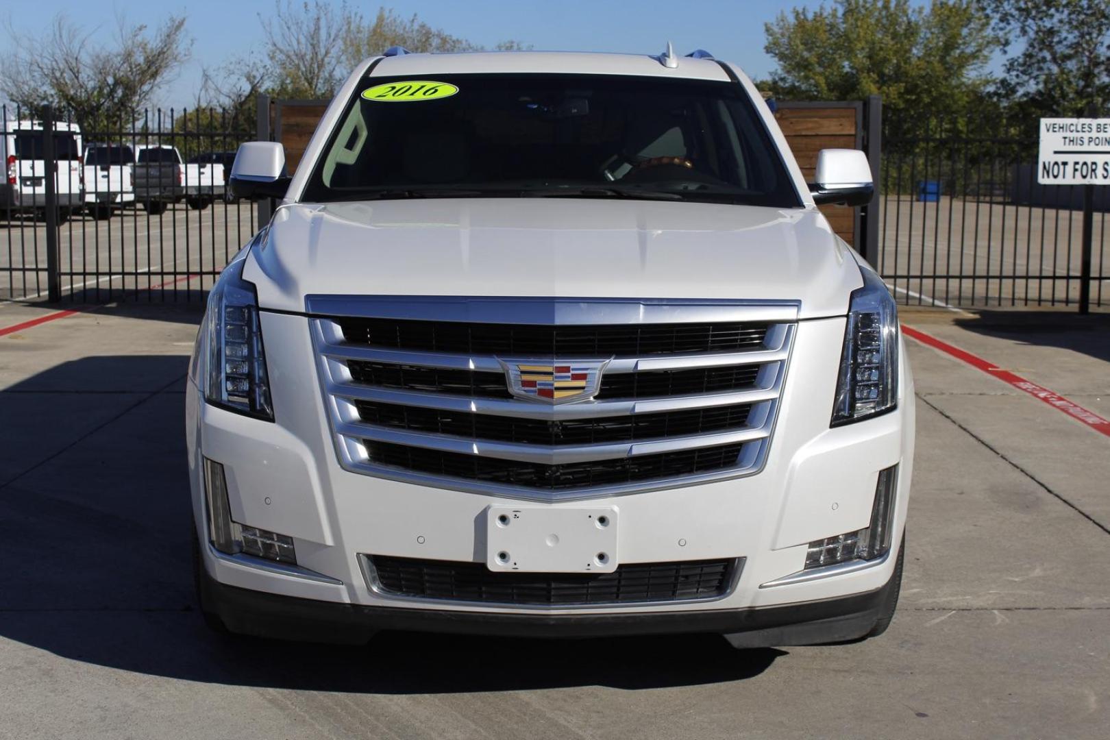 2016 White Cadillac Escalade ESV 2WD Luxury (1GYS3HKJXGR) with an 6.2L V8 OHV 16V FFV engine, 6-Speed Automatic transmission, located at 2401 E Main St., Grand Prairie, TX, 75050, (972) 262-4440, 32.748981, -96.969643 - Photo#0