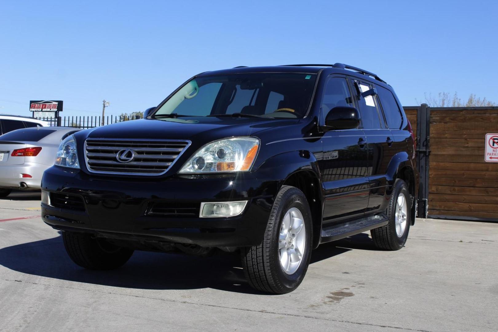 2007 black Lexus GX 470 Sport Utility (JTJBT20XX70) with an 4.7L V8 DOHC 32V engine, 5-Speed Automatic transmission, located at 2401 E Main St., Grand Prairie, TX, 75050, (972) 262-4440, 32.748981, -96.969643 - Photo#1