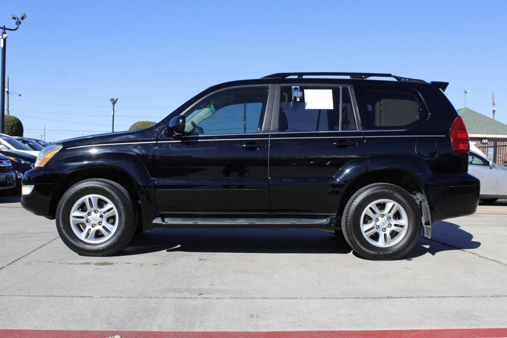 2007 black Lexus GX 470 Sport Utility (JTJBT20XX70) with an 4.7L V8 DOHC 32V engine, 5-Speed Automatic transmission, located at 2401 E Main St., Grand Prairie, TX, 75050, (972) 262-4440, 32.748981, -96.969643 - Photo#2