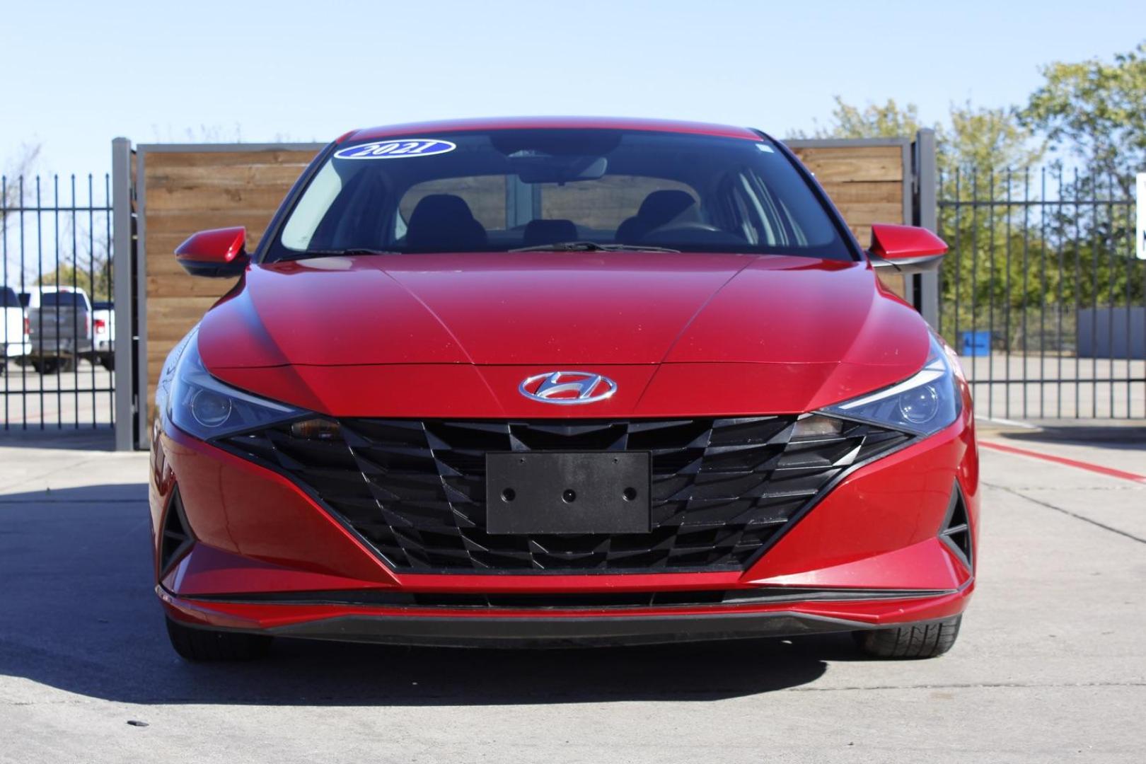 2021 red Hyundai Elantra SEL (5NPLM4AG7MH) with an 2.0L L4 DOHC 16V engine, 6-Speed Automatic transmission, located at 2401 E Main St., Grand Prairie, TX, 75050, (972) 262-4440, 32.748981, -96.969643 - Photo#0