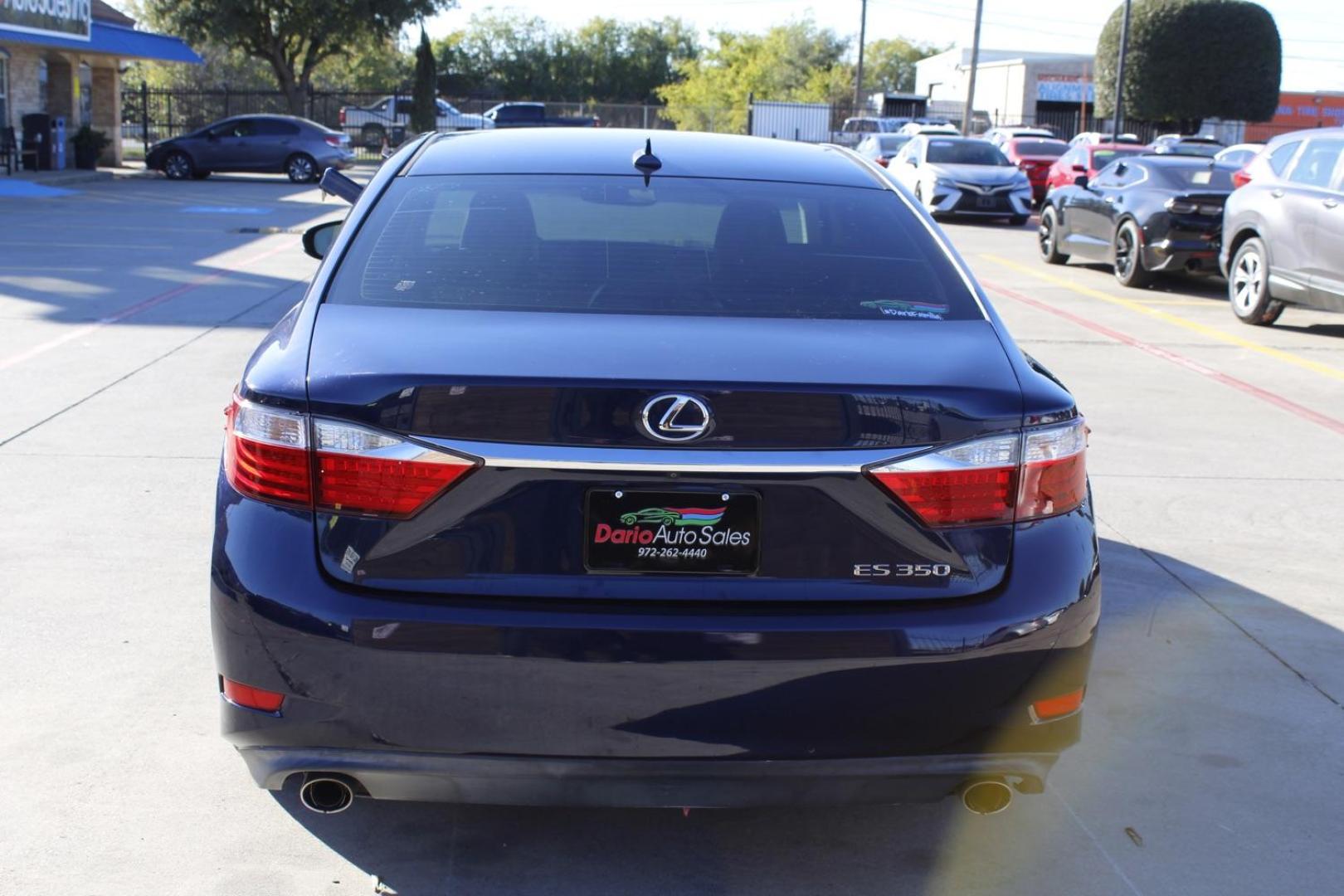 2014 Blue Lexus ES 350 Sedan (JTHBK1GG7E2) with an 3.5L V6 DOHC 24V engine, 6-Speed Automatic transmission, located at 2401 E Main St., Grand Prairie, TX, 75050, (972) 262-4440, 32.748981, -96.969643 - Photo#5