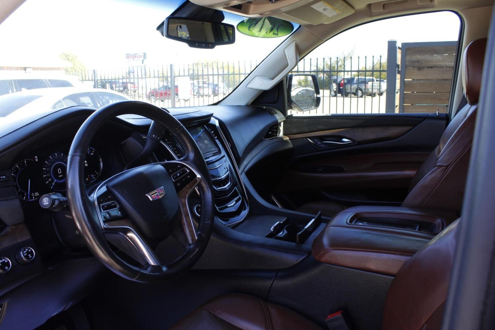 2016 gray Cadillac Escalade Premium 4WD (1GYS4CKJXGR) with an 6.2L V8 OHV 16V FFV engine, 6-Speed Automatic transmission, located at 2401 E Main St., Grand Prairie, TX, 75050, (972) 262-4440, 32.748981, -96.969643 - Photo#10