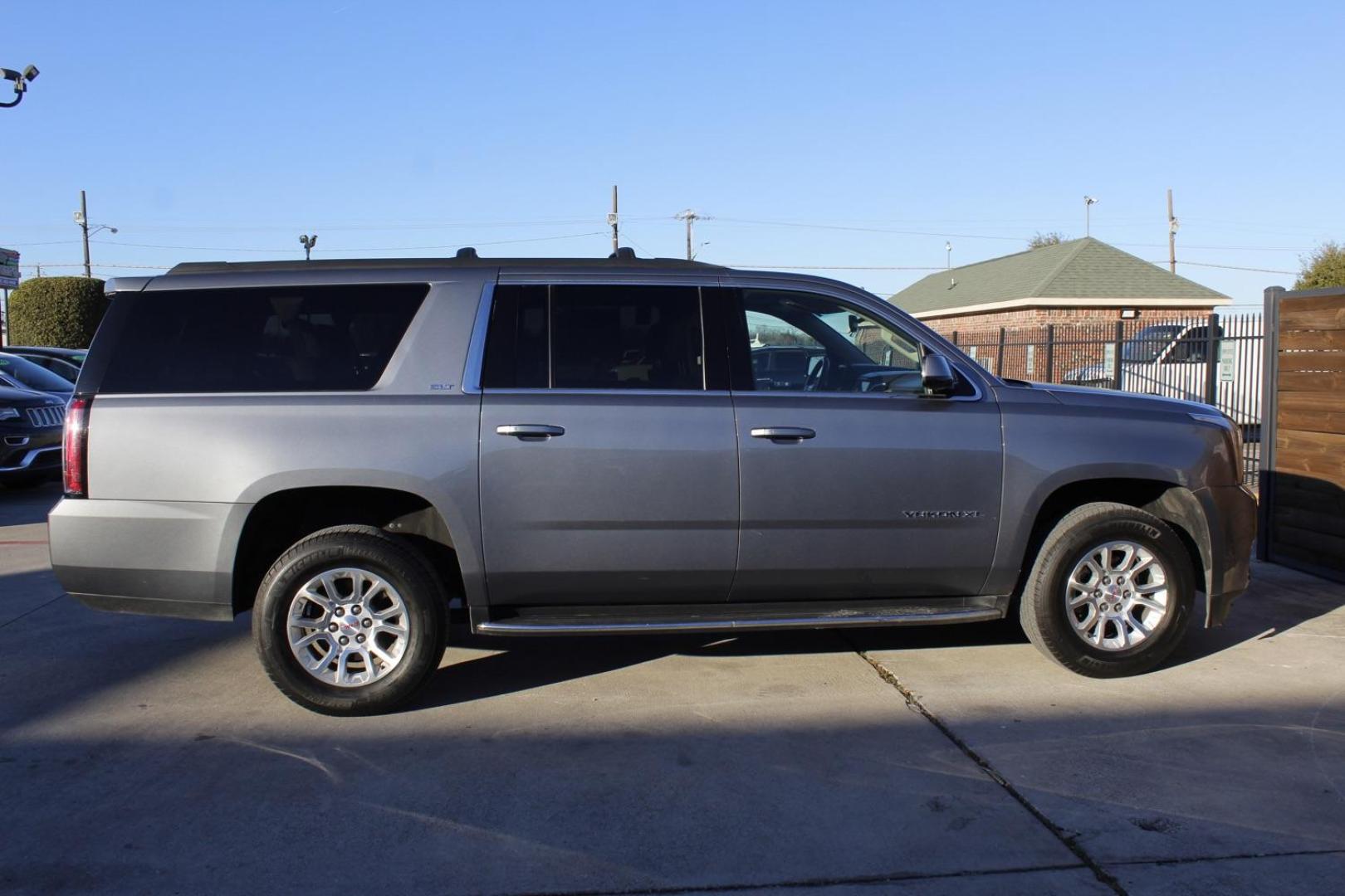 2019 Gray GMC Yukon XL SLT 2WD (1GKS1GKC4KR) with an 5.3L V8 OHV 16V engine, 6-Speed Automatic transmission, located at 2401 E Main St., Grand Prairie, TX, 75050, (972) 262-4440, 32.748981, -96.969643 - Photo#8