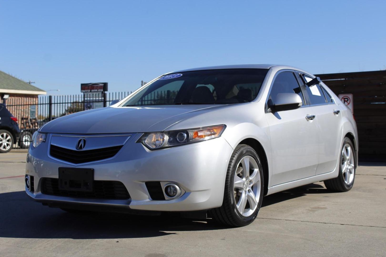 2013 SILVER Acura TSX 5-Speed AT (JH4CU2F46DC) with an 2.4L L4 DOHC 16V engine, 5-Speed Automatic transmission, located at 2401 E Main St., Grand Prairie, TX, 75050, (972) 262-4440, 32.748981, -96.969643 - Photo#1