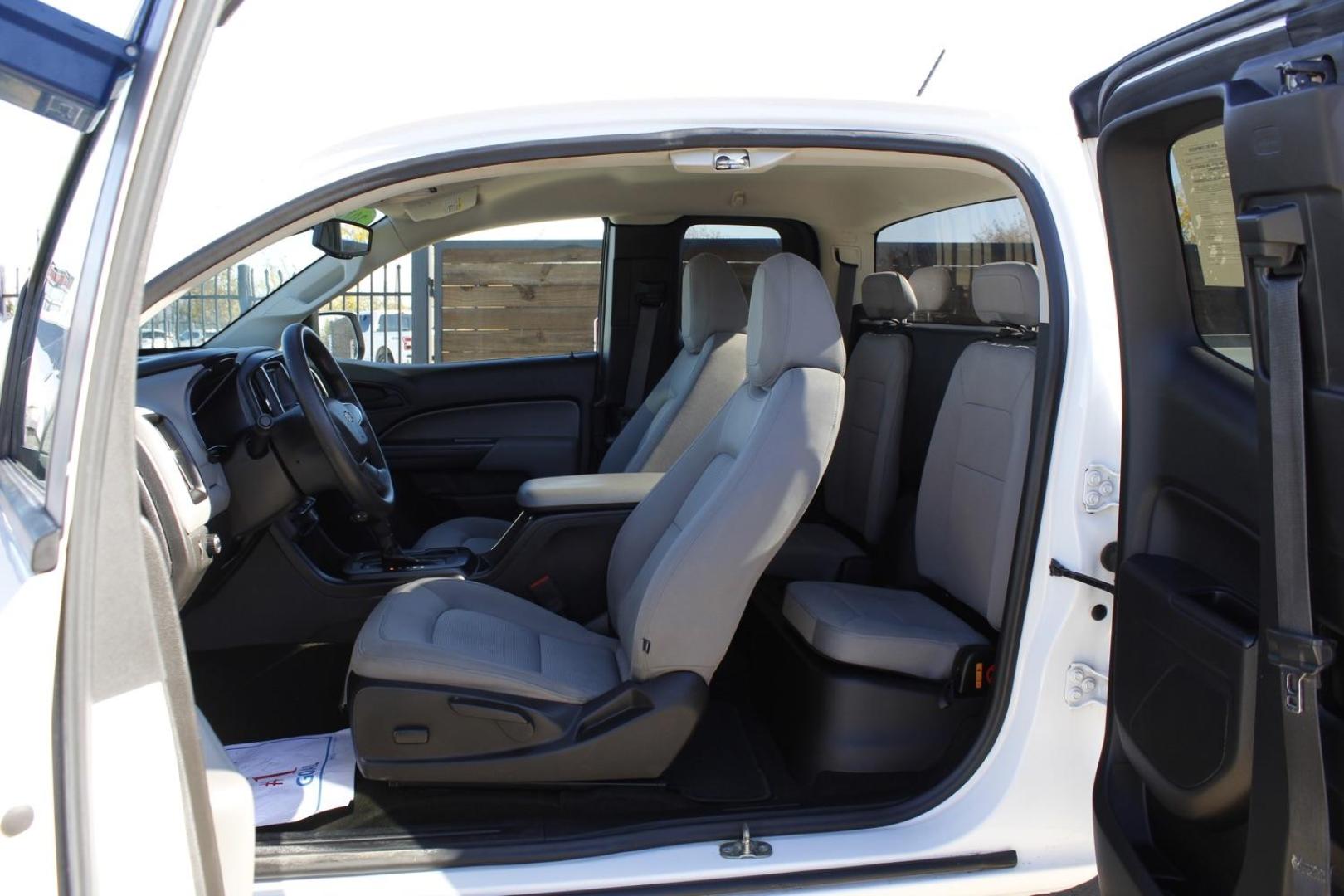 2016 WHITE Chevrolet Colorado Work Truck Ext. Cab 2WD (1GCHSBEA3G1) with an 2.5L L4 DOHC 16V GAS engine, 6-Speed Automatic transmission, located at 2401 E Main St., Grand Prairie, TX, 75050, (972) 262-4440, 32.748981, -96.969643 - Photo#10