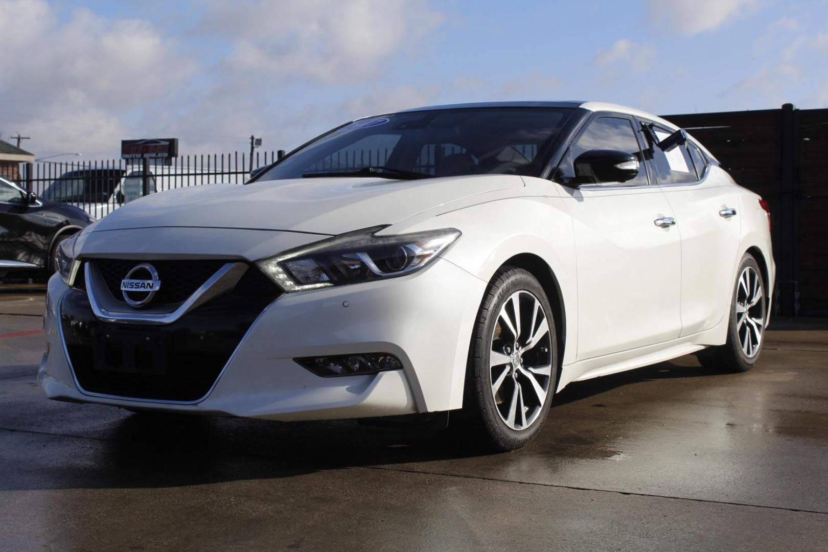 2017 white Nissan Maxima Platinum (1N4AA6AP2HC) with an 3.5L V6 DOHC 24V engine, Continuously Variable Transmission transmission, located at 2401 E Main St., Grand Prairie, TX, 75050, (972) 262-4440, 32.748981, -96.969643 - Photo#1