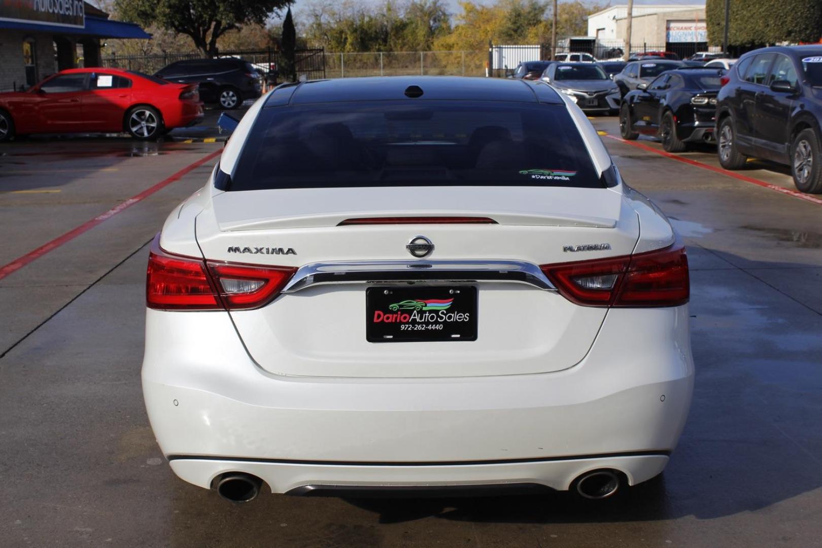 2017 white Nissan Maxima Platinum (1N4AA6AP2HC) with an 3.5L V6 DOHC 24V engine, Continuously Variable Transmission transmission, located at 2401 E Main St., Grand Prairie, TX, 75050, (972) 262-4440, 32.748981, -96.969643 - Photo#5