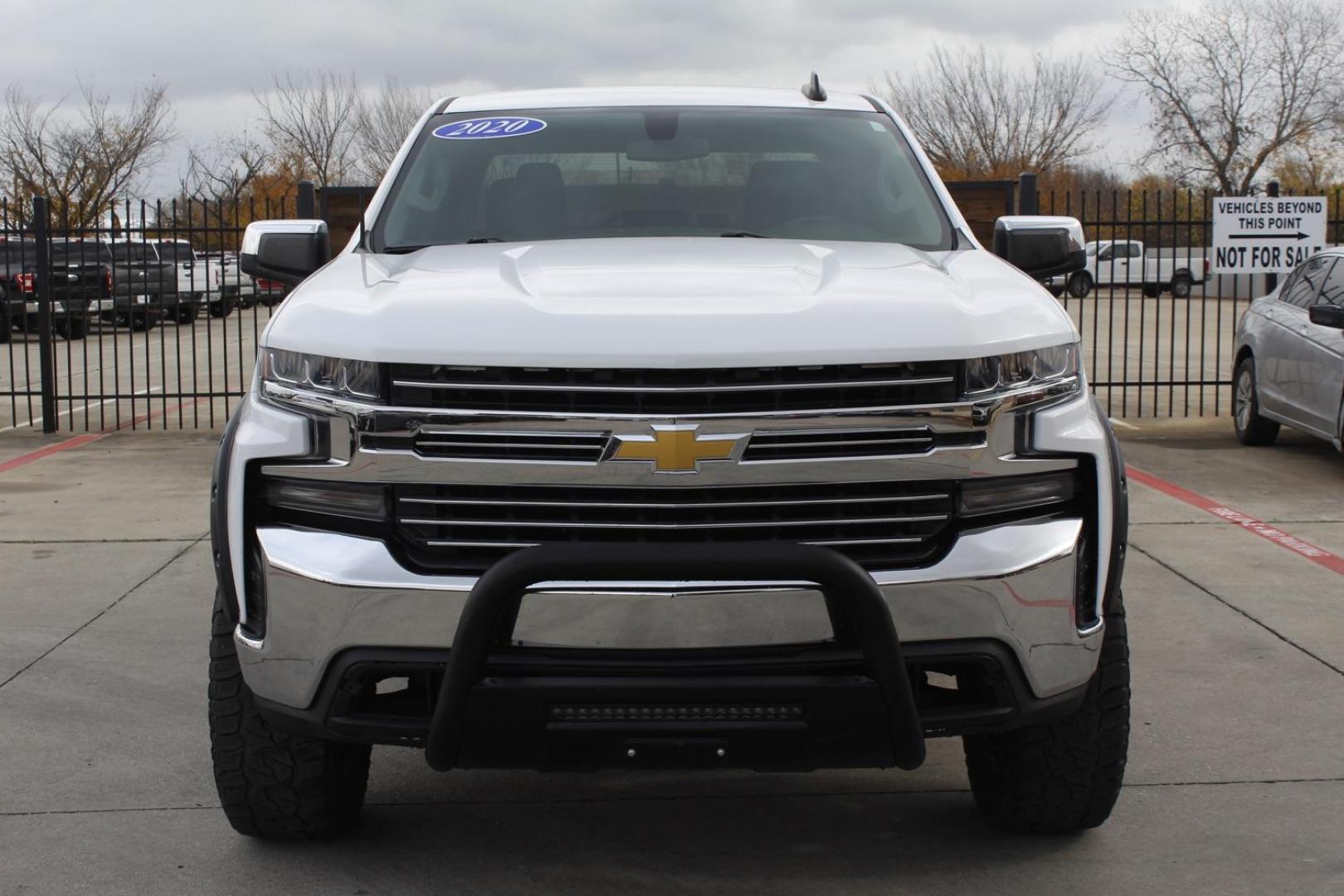 2020 WHITE Chevrolet Silverado 1500 LT Crew Cab 2WD (3GCPWCEK9LG) with an 2.7L L4 DOHC 16V TURBO engine, 6-Speed Automatic transmission, located at 2401 E Main St., Grand Prairie, TX, 75050, (972) 262-4440, 32.748981, -96.969643 - Photo#0