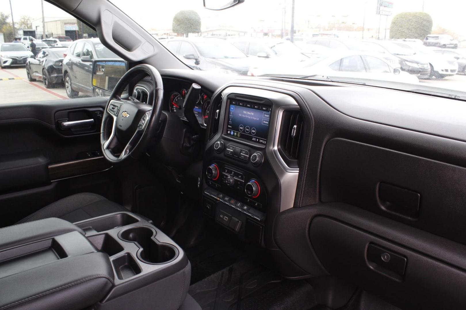 2020 WHITE Chevrolet Silverado 1500 LT Crew Cab 2WD (3GCPWCEK9LG) with an 2.7L L4 DOHC 16V TURBO engine, 6-Speed Automatic transmission, located at 2401 E Main St., Grand Prairie, TX, 75050, (972) 262-4440, 32.748981, -96.969643 - Photo#13