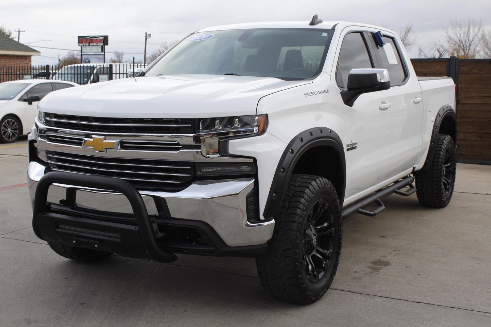 2020 WHITE Chevrolet Silverado 1500 LT Crew Cab 2WD (3GCPWCEK9LG) with an 2.7L L4 DOHC 16V TURBO engine, 6-Speed Automatic transmission, located at 2401 E Main St., Grand Prairie, TX, 75050, (972) 262-4440, 32.748981, -96.969643 - Photo#1