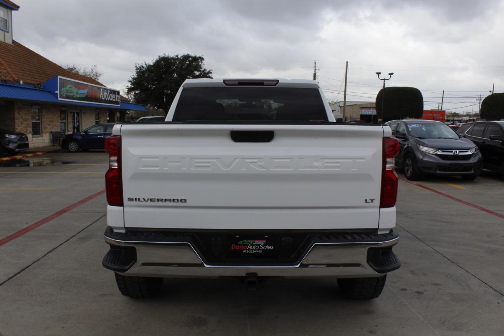 2020 WHITE Chevrolet Silverado 1500 LT Crew Cab 2WD (3GCPWCEK9LG) with an 2.7L L4 DOHC 16V TURBO engine, 6-Speed Automatic transmission, located at 2401 E Main St., Grand Prairie, TX, 75050, (972) 262-4440, 32.748981, -96.969643 - Photo#5