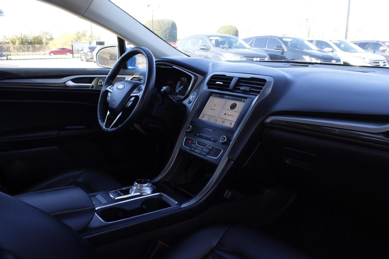 2019 blue Ford Fusion SEL (3FA6P0CD8KR) with an 1.5L L4 DOHC 16V engine, 6-Speed Automatic transmission, located at 2401 E Main St., Grand Prairie, TX, 75050, (972) 262-4440, 32.748981, -96.969643 - Photo#12