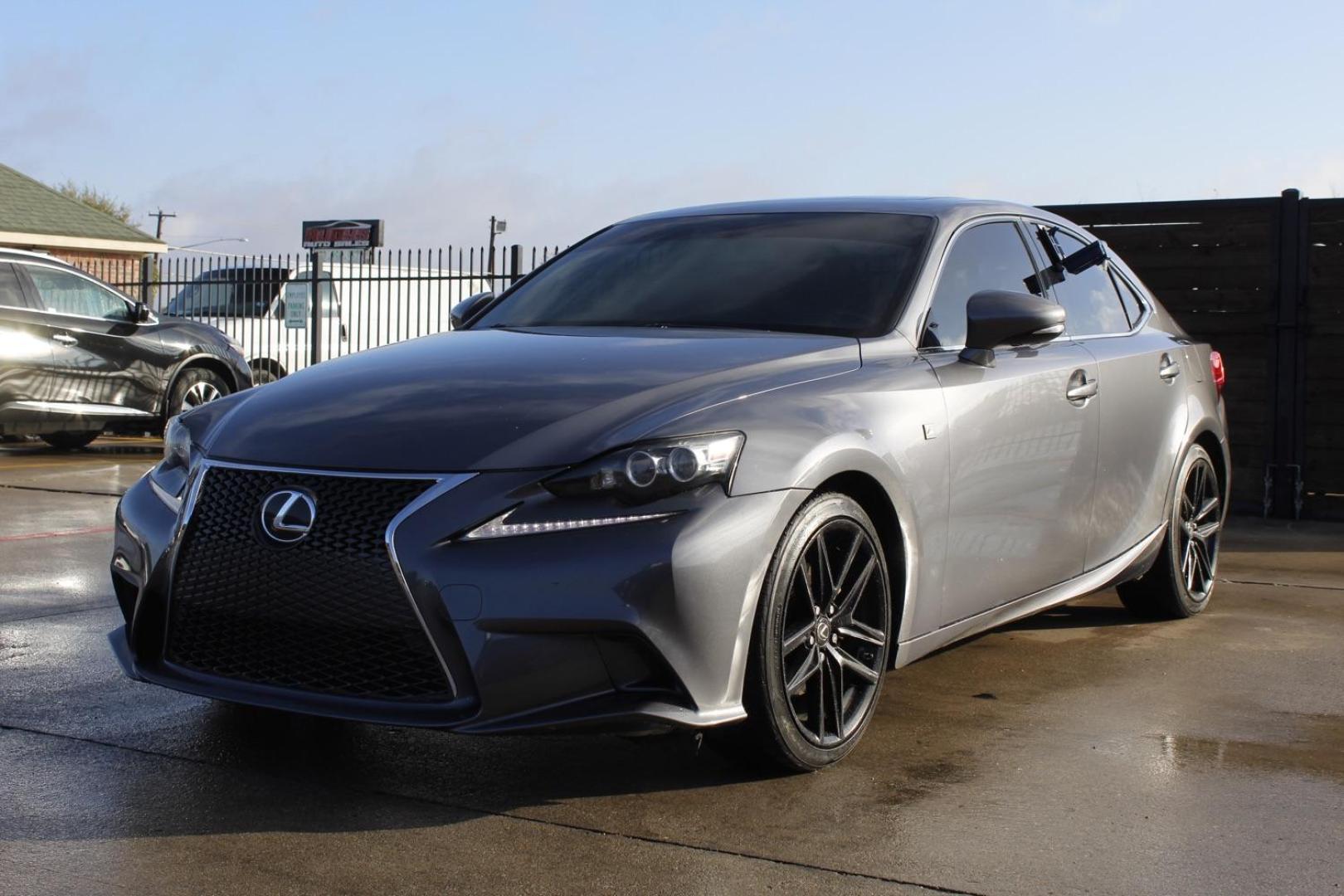 2014 GRAY Lexus IS 250 RWD (JTHBF1D24E5) with an 2.5L V6 24V DOHC engine, 6-Speed Automatic transmission, located at 2401 E Main St., Grand Prairie, TX, 75050, (972) 262-4440, 32.748981, -96.969643 - Photo#1