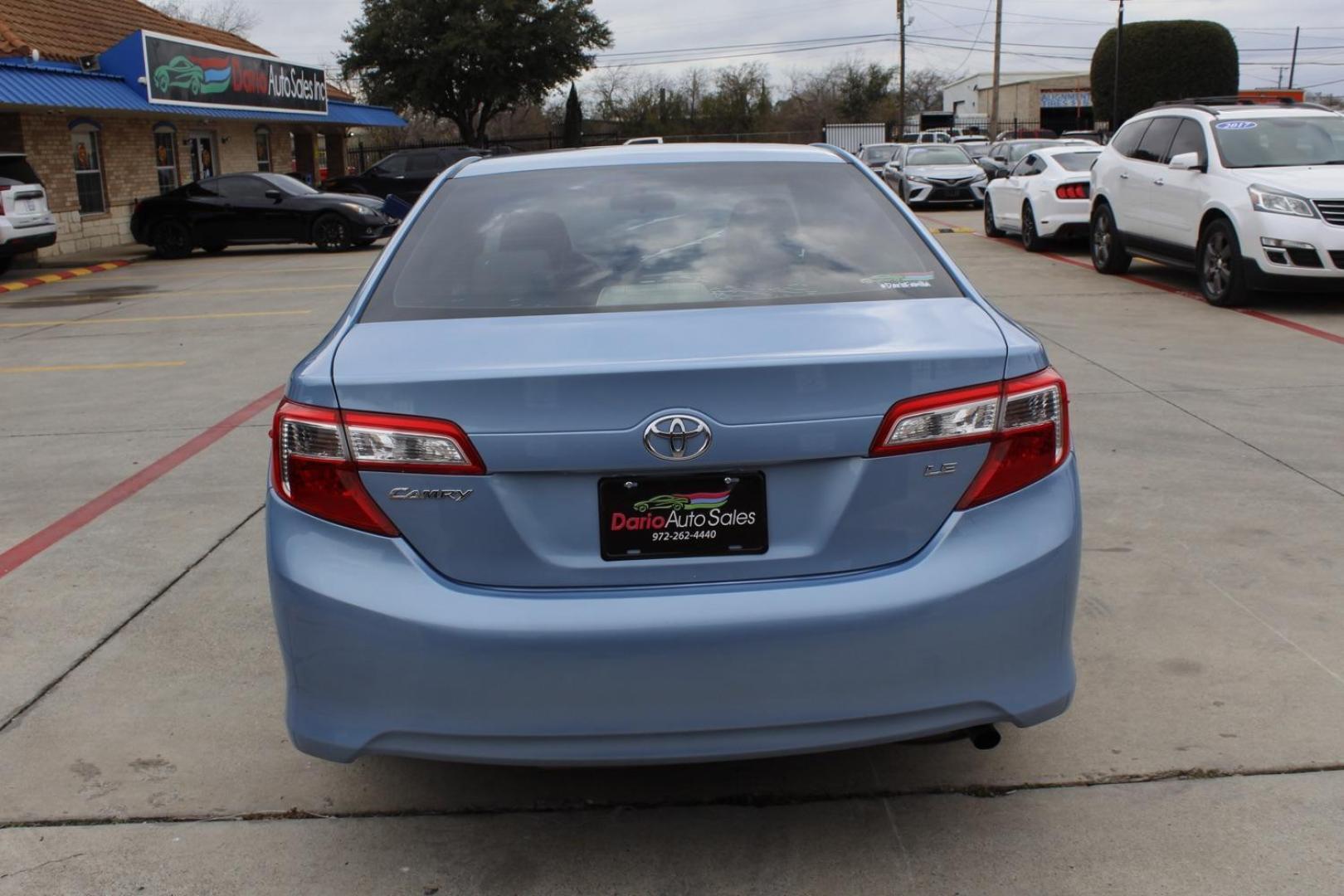 2012 blue Toyota Camry LE (4T1BF1FK4CU) with an 2.5L L4 DOHC 16V engine, 6-Speed Automatic transmission, located at 2401 E Main St., Grand Prairie, TX, 75050, (972) 262-4440, 32.748981, -96.969643 - Photo#5