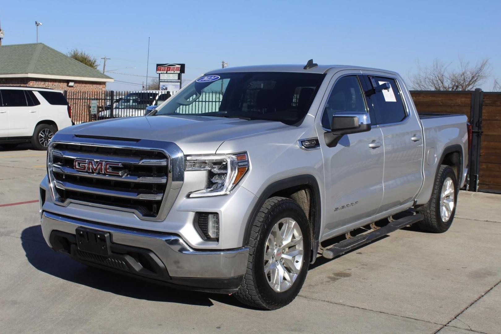 2021 SILVER GMC Sierra 1500 SLE Crew Cab Short Box 2WD (1GTP8BED5MZ) with an 5.3L V8 OHV 16V engine, 6-Speed Automatic transmission, located at 2401 E Main St., Grand Prairie, TX, 75050, (972) 262-4440, 32.748981, -96.969643 - Photo#1