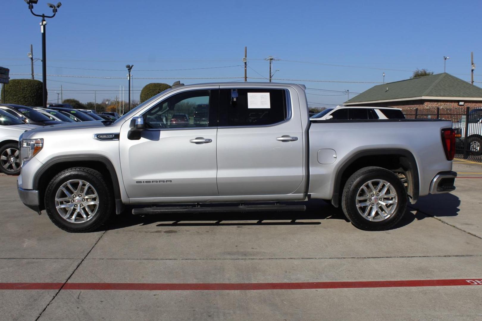 2021 SILVER GMC Sierra 1500 SLE Crew Cab Short Box 2WD (1GTP8BED5MZ) with an 5.3L V8 OHV 16V engine, 6-Speed Automatic transmission, located at 2401 E Main St., Grand Prairie, TX, 75050, (972) 262-4440, 32.748981, -96.969643 - Photo#2