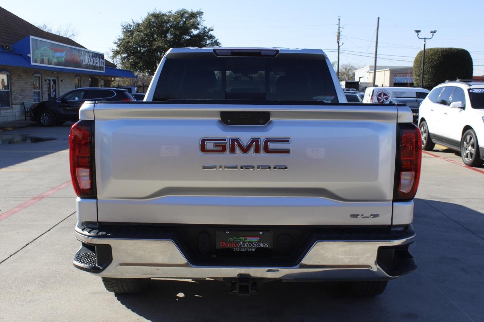 2021 SILVER GMC Sierra 1500 SLE Crew Cab Short Box 2WD (1GTP8BED5MZ) with an 5.3L V8 OHV 16V engine, 6-Speed Automatic transmission, located at 2401 E Main St., Grand Prairie, TX, 75050, (972) 262-4440, 32.748981, -96.969643 - Photo#6