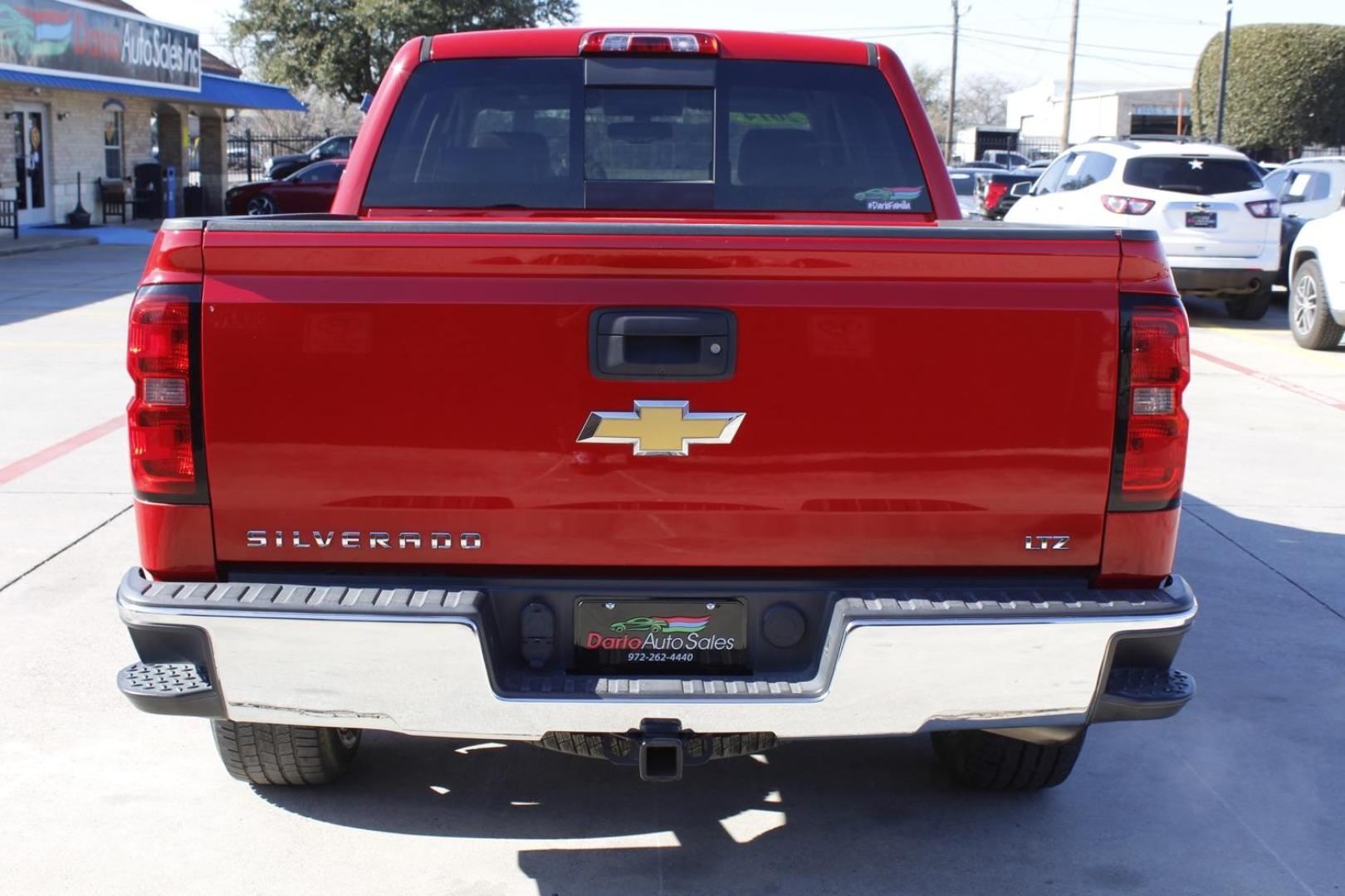 2014 red Chevrolet Silverado 1500 1LZ Crew Cab 4WD (3GCUKSEC1EG) with an 5.3L V8 OHV 16V engine, 6-Speed Automatic transmission, located at 2401 E Main St., Grand Prairie, TX, 75050, (972) 262-4440, 32.748981, -96.969643 - Photo#6