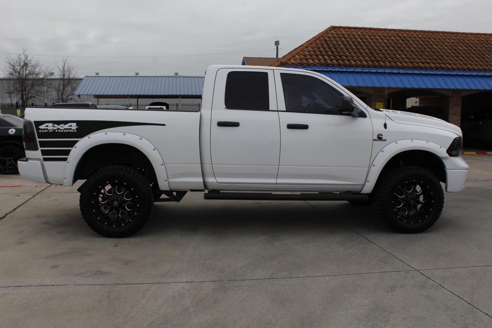 2014 WHITE RAM 1500 Tradesman Quad Cab 4WD (1C6RR7FM7ES) with an 3.0L V6 DIESEL engine, 8-Speed Automatic transmission, located at 2401 E Main St., Grand Prairie, TX, 75050, (972) 262-4440, 32.748981, -96.969643 - Photo#9