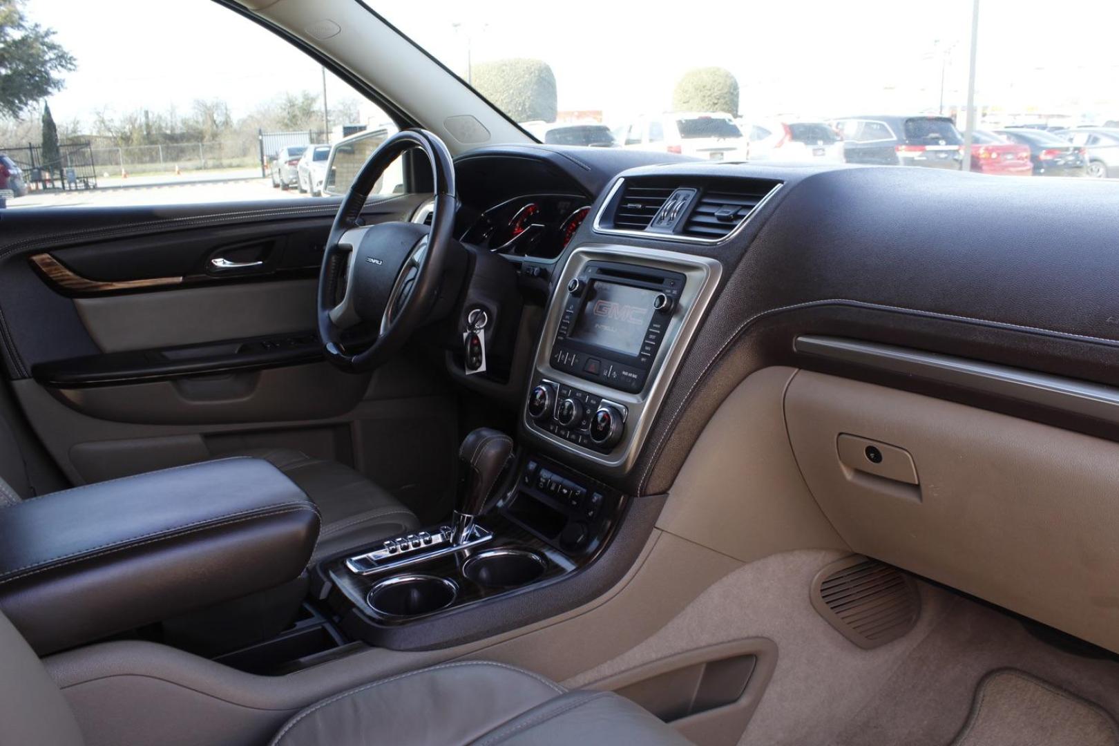 2014 White GMC Acadia white (1GKKRTKD2EJ) , located at 2401 E Main St., Grand Prairie, TX, 75050, (972) 262-4440, 32.748981, -96.969643 - Photo#14