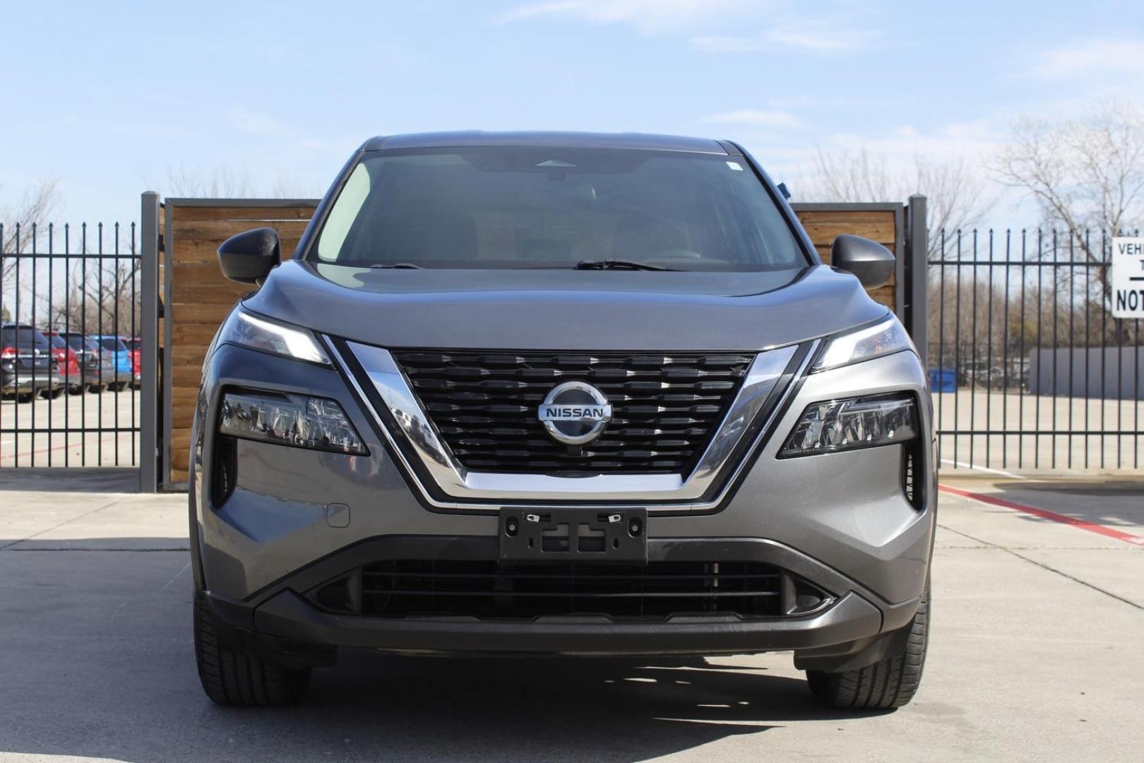 2021 Gray Nissan Rogue S (5N1AT3AA0MC) with an 2.5 engine, located at 2401 E Main St., Grand Prairie, TX, 75050, (972) 262-4440, 32.748981, -96.969643 - Photo#0