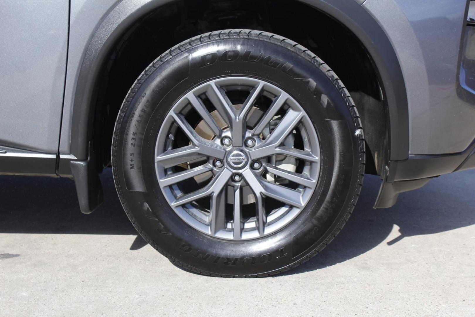 2021 Gray Nissan Rogue S (5N1AT3AA0MC) with an 2.5 engine, located at 2401 E Main St., Grand Prairie, TX, 75050, (972) 262-4440, 32.748981, -96.969643 - Photo#6