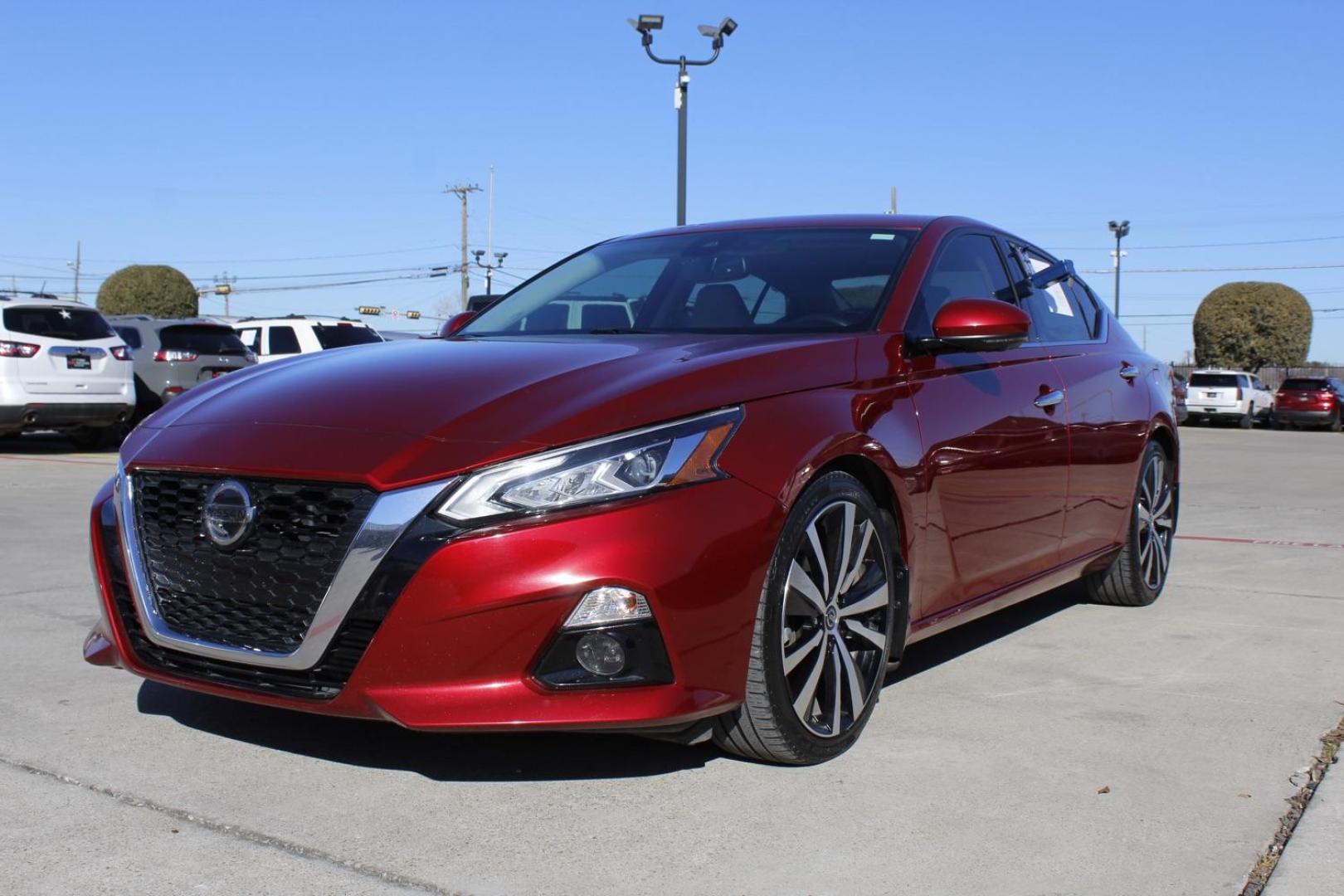 2019 Red Nissan Altima VC-T Platinum (1N4AL4FV6KC) with an 2.0L L4 DOHC 16V TURBO engine, Continuously Variable Transmission transmission, located at 2401 E Main St., Grand Prairie, TX, 75050, (972) 262-4440, 32.748981, -96.969643 - Photo#8