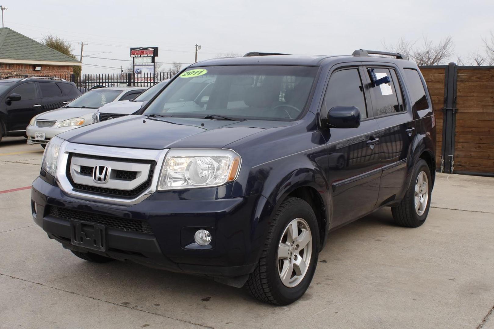 2011 BLUE Honda Pilot EX-L 2WD 5-Spd AT (5FNYF3H58BB) with an 3.5L V6 SOHC 24V engine, 5-Speed Automatic transmission, located at 2401 E Main St., Grand Prairie, TX, 75050, (972) 262-4440, 32.748981, -96.969643 - Photo#1