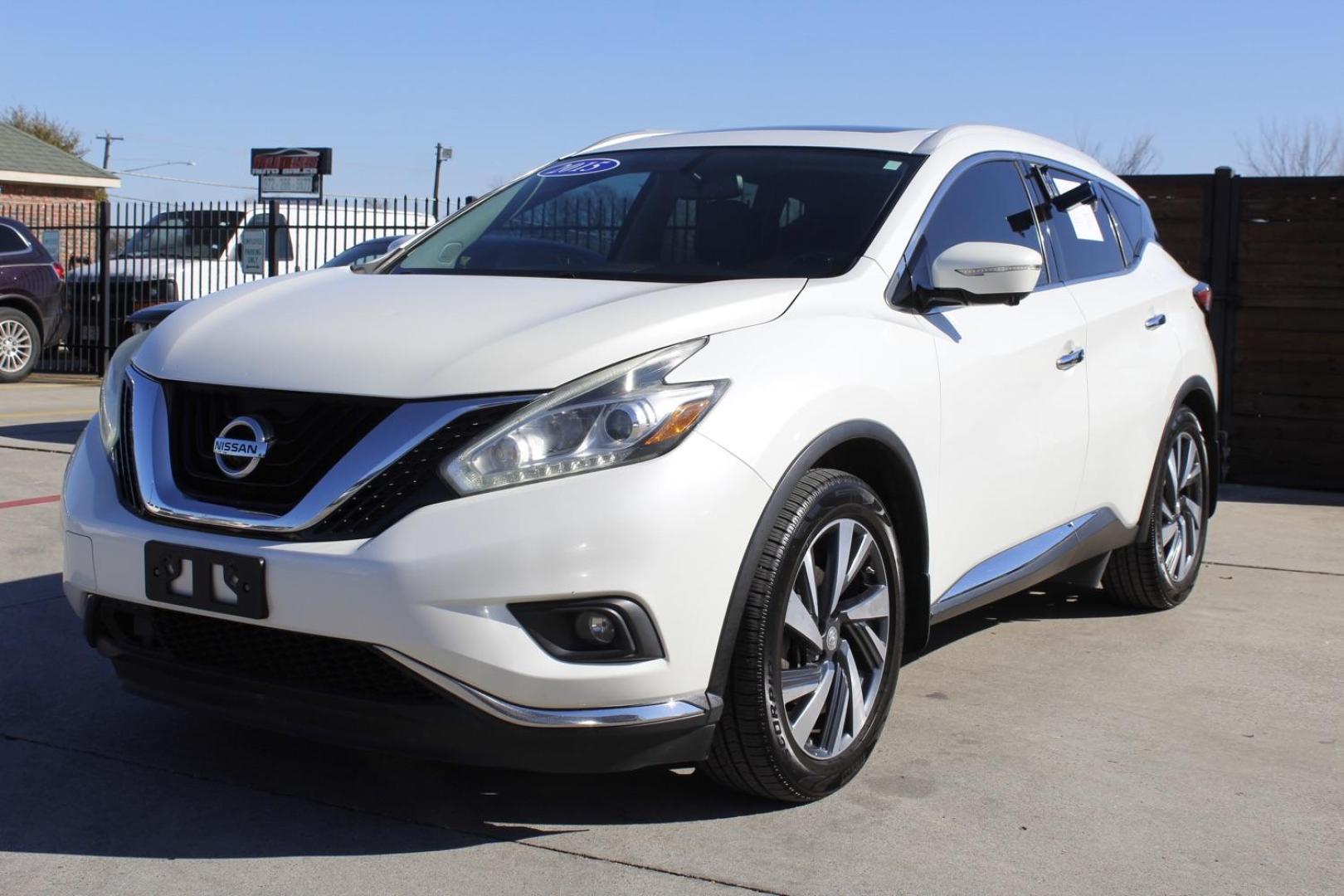 2015 White Nissan Murano Platinum (5N1AZ2MG1FN) with an 3.5 engine, located at 2401 E Main St., Grand Prairie, TX, 75050, (972) 262-4440, 32.748981, -96.969643 - Photo#1