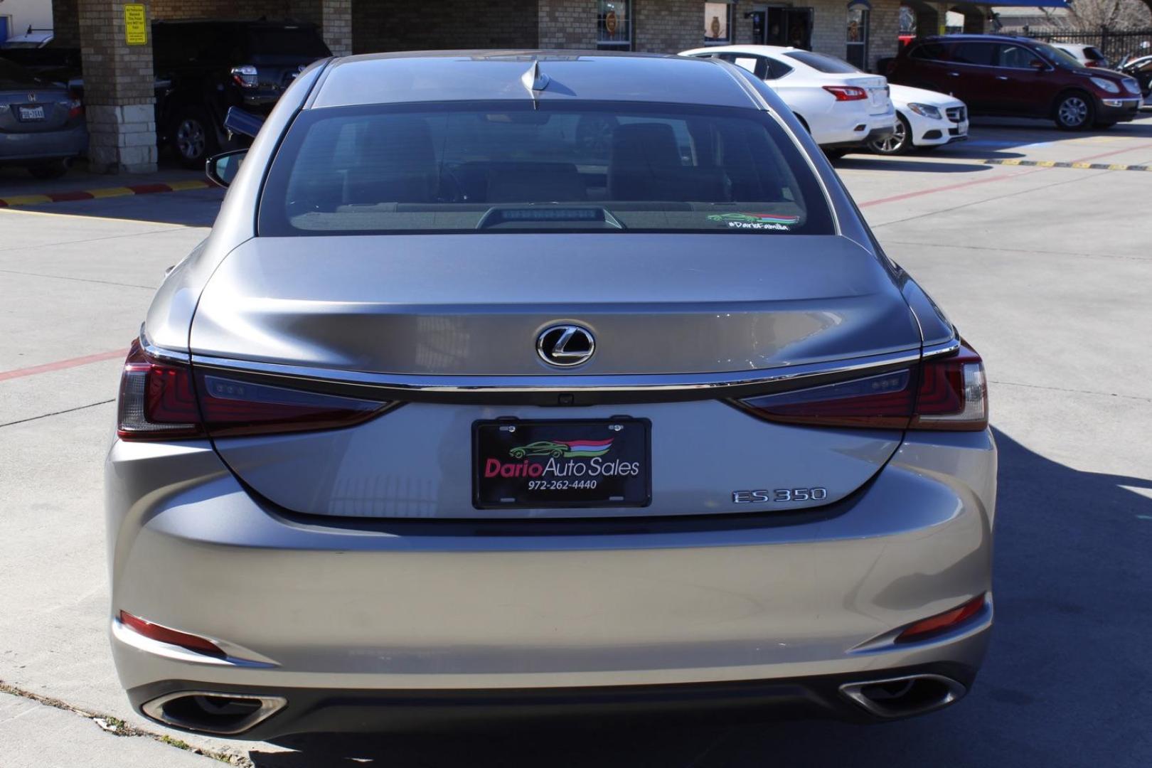 2021 Gray Lexus ES 350 Base (58ACZ1B16MU) with an 3.5L V6 DOHC 24V engine, 8-Speed Automatic transmission, located at 2401 E Main St., Grand Prairie, TX, 75050, (972) 262-4440, 32.748981, -96.969643 - Photo#5