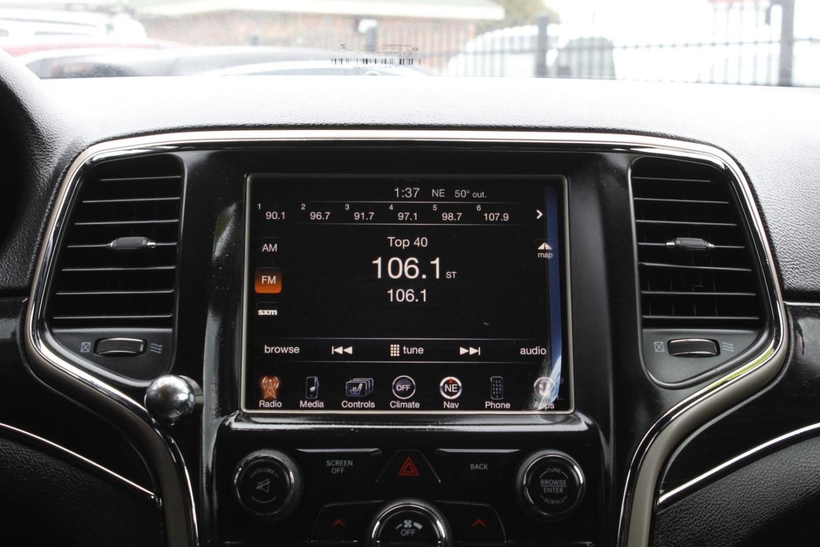 2014 Silver Jeep Grand Cherokee Limited 2WD (1C4RJEBM6EC) with an 3.0L V6 DOHC 24V DIESEL engine, 5-Speed Automatic transmission, located at 2401 E Main St., Grand Prairie, TX, 75050, (972) 262-4440, 32.748981, -96.969643 - Photo#15