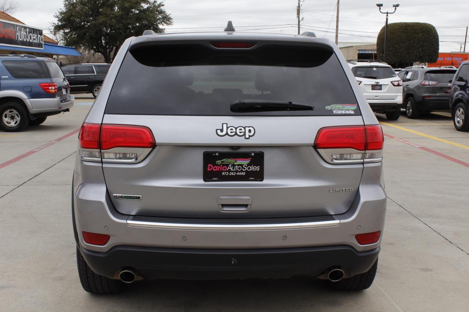 2014 Silver Jeep Grand Cherokee Limited 2WD (1C4RJEBM6EC) with an 3.0L V6 DOHC 24V DIESEL engine, 5-Speed Automatic transmission, located at 2401 E Main St., Grand Prairie, TX, 75050, (972) 262-4440, 32.748981, -96.969643 - Photo#5